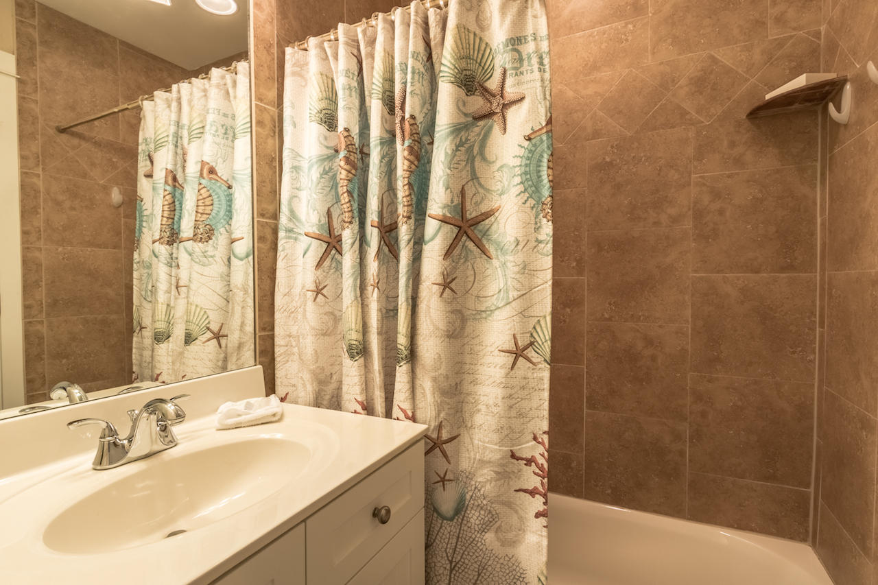 EMERALD WATERS VILLAGE - Residential