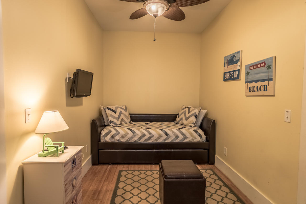 EMERALD WATERS VILLAGE - Residential