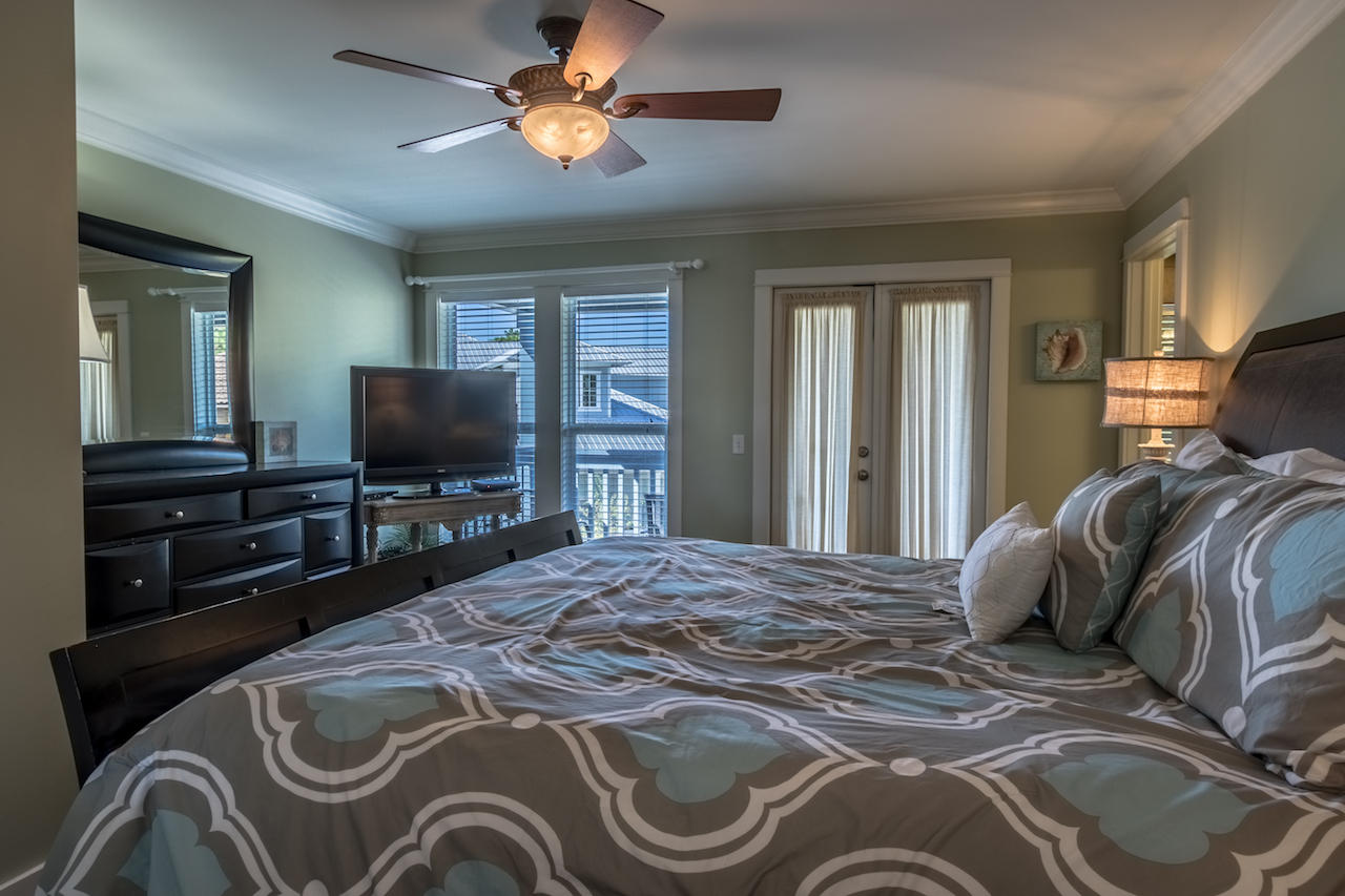 EMERALD WATERS VILLAGE - Residential