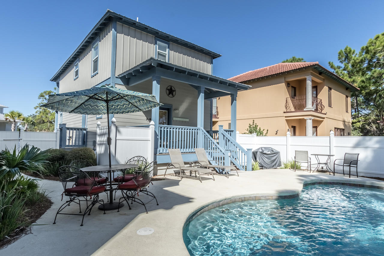 EMERALD WATERS VILLAGE - Residential