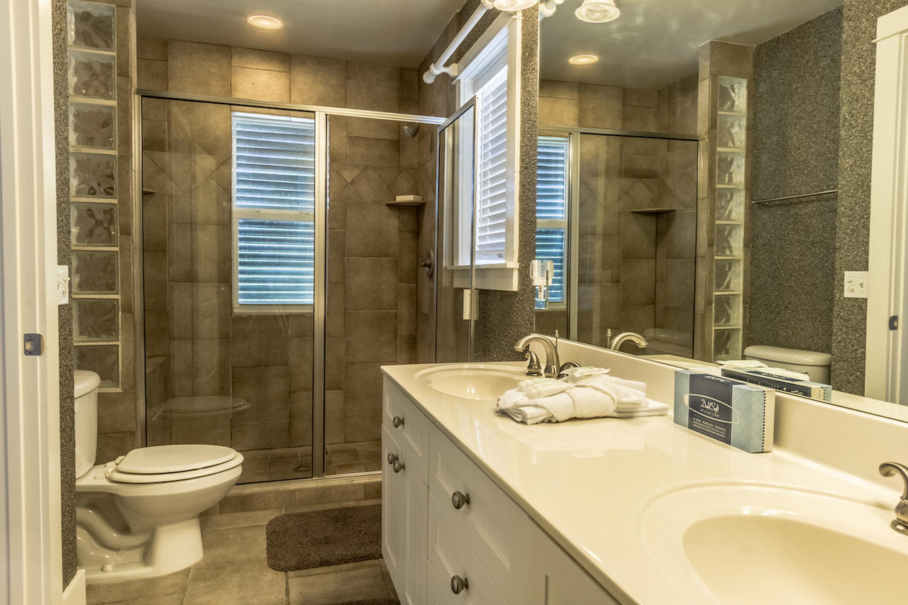 EMERALD WATERS VILLAGE - Residential