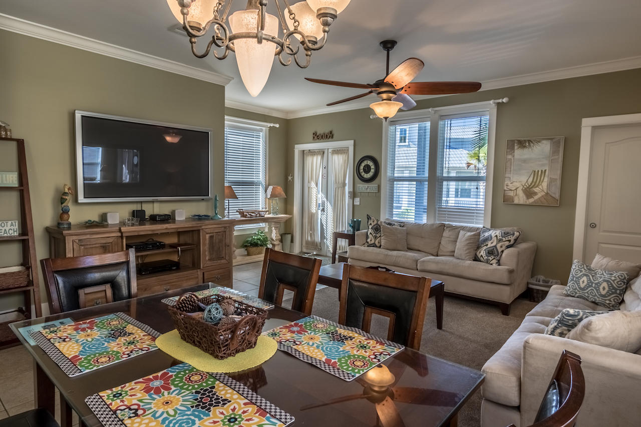 EMERALD WATERS VILLAGE - Residential