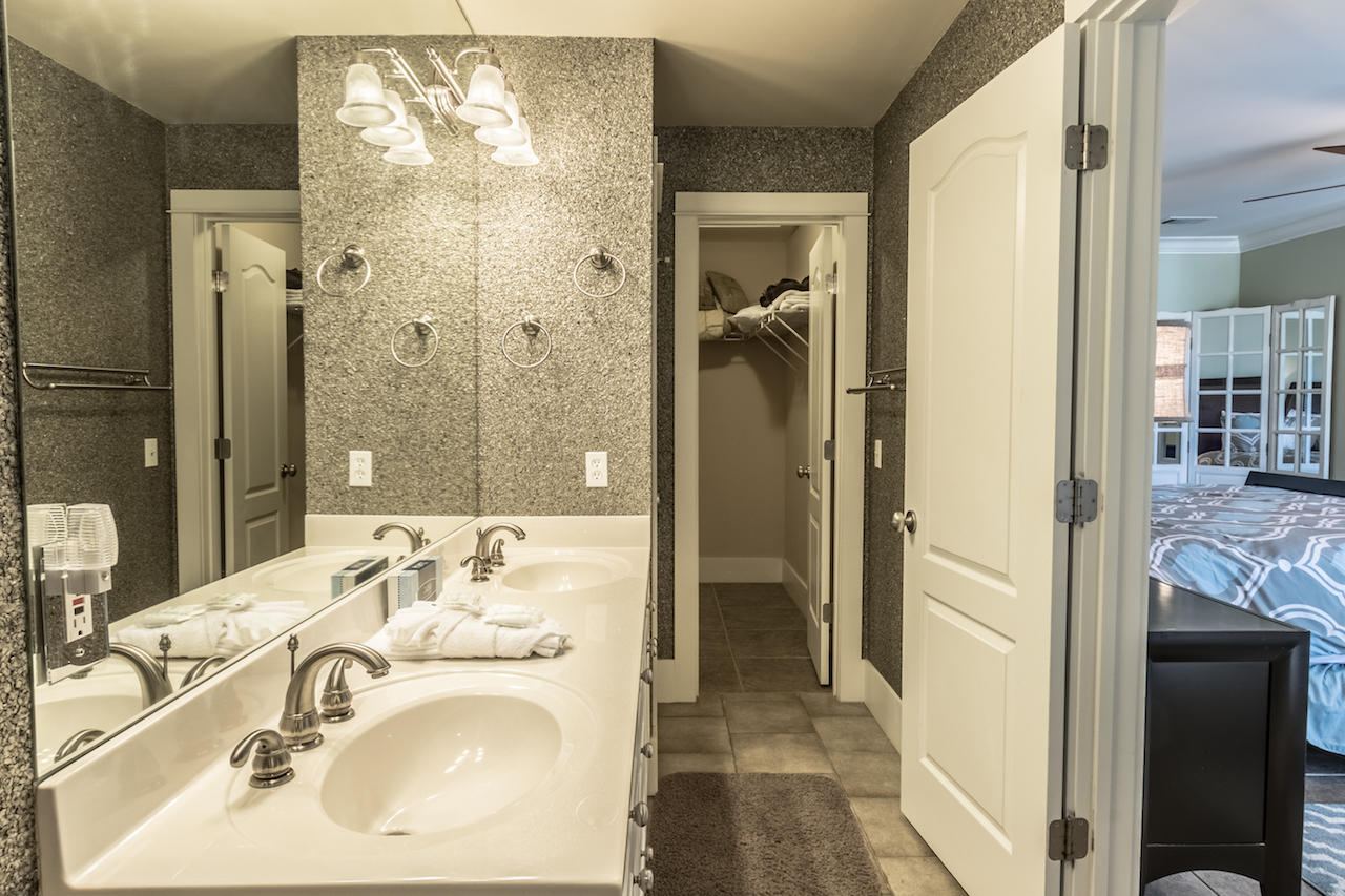 EMERALD WATERS VILLAGE - Residential