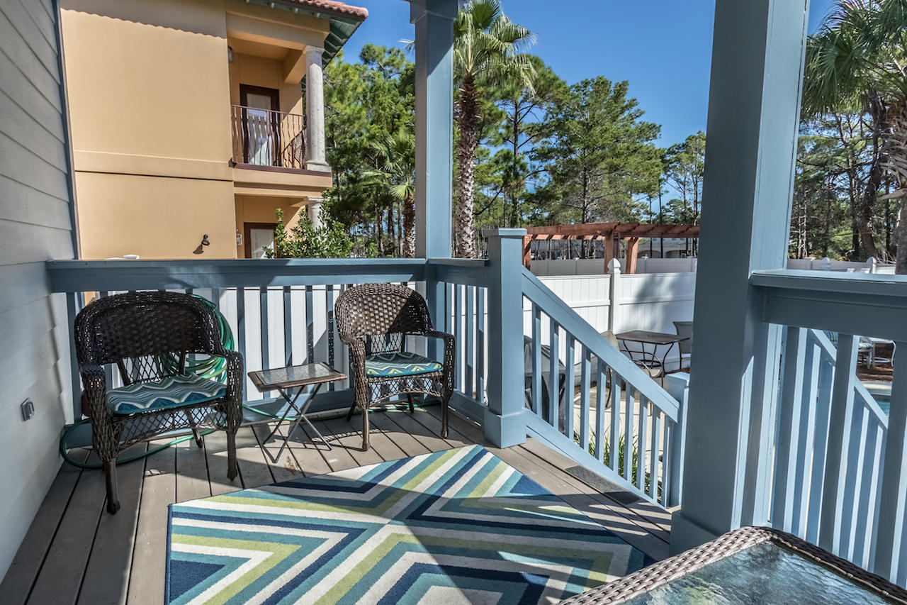 EMERALD WATERS VILLAGE - Residential