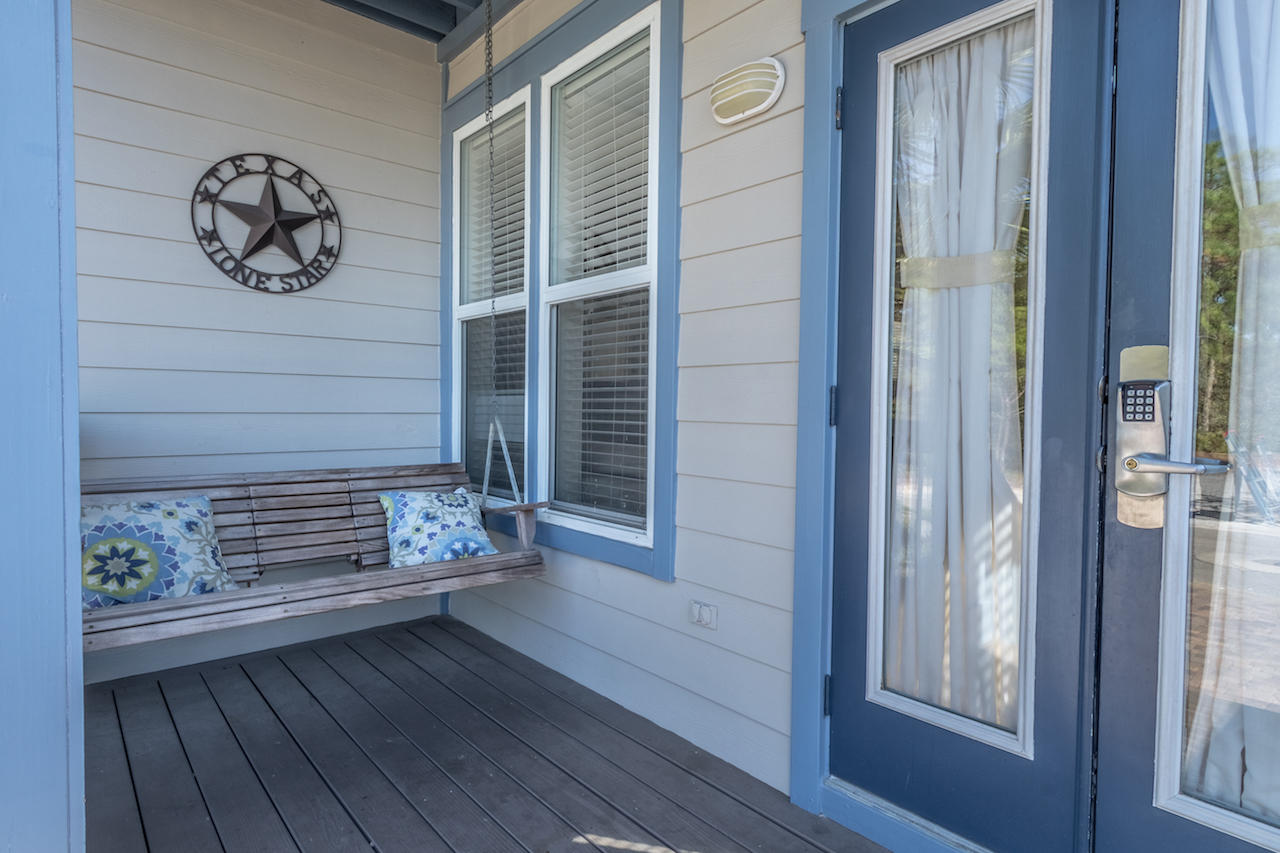 EMERALD WATERS VILLAGE - Residential