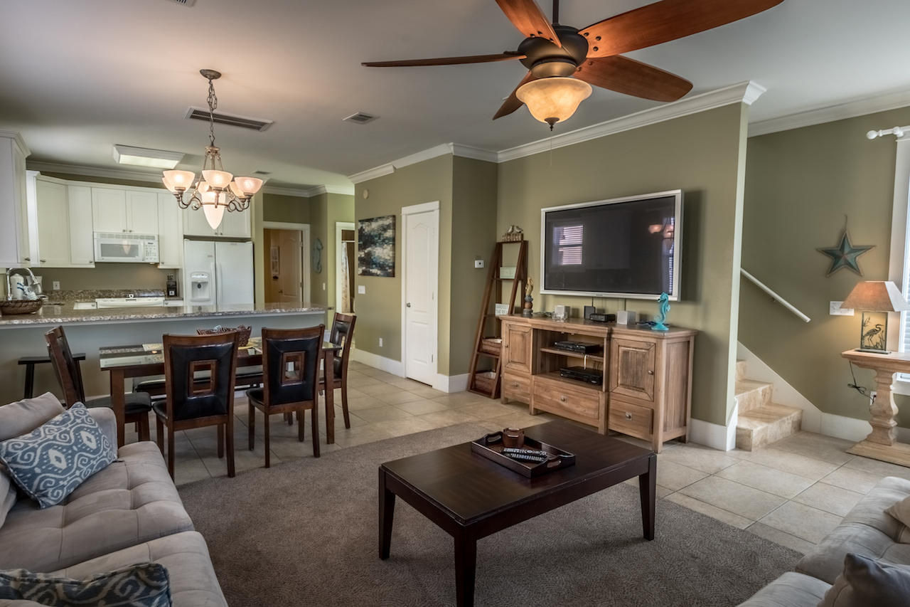 EMERALD WATERS VILLAGE - Residential