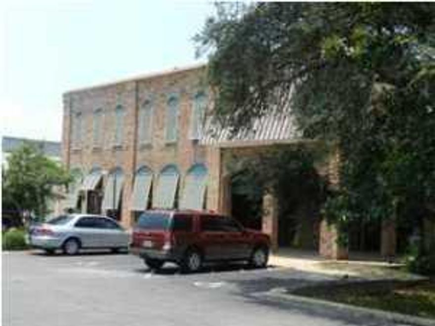 Professional office suite over looking Harbor Blvd with limited views of Destin Harbor. located in the Heart of Destin. Office features shared break room nook and his and her bathrooms.