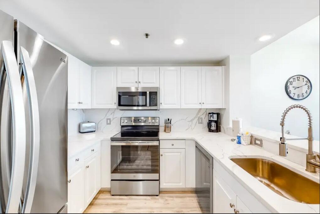 STERLING SHORES - Residential