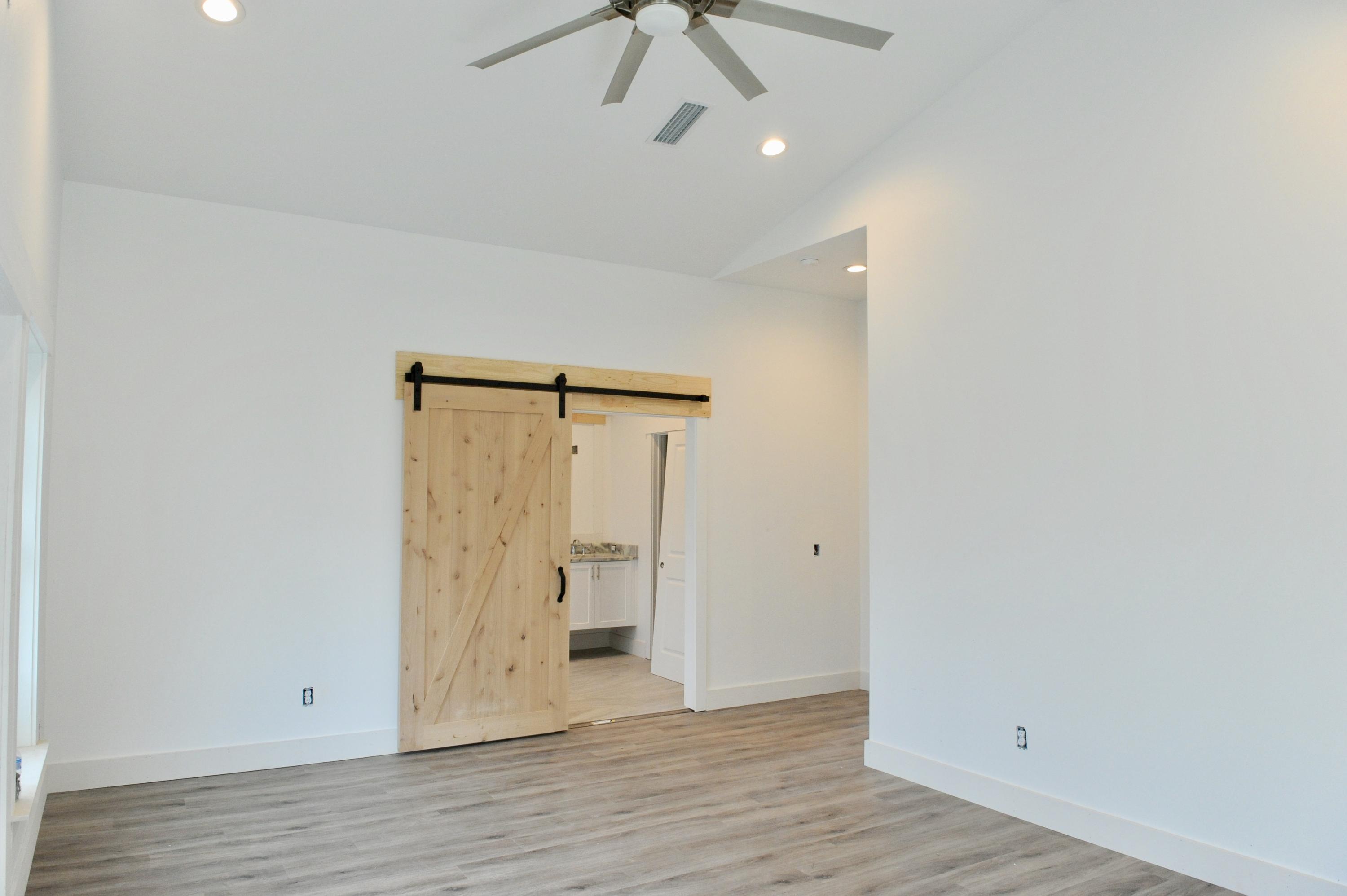 LAKESIDE AT BLUE MOUNTAIN BEACH - Residential