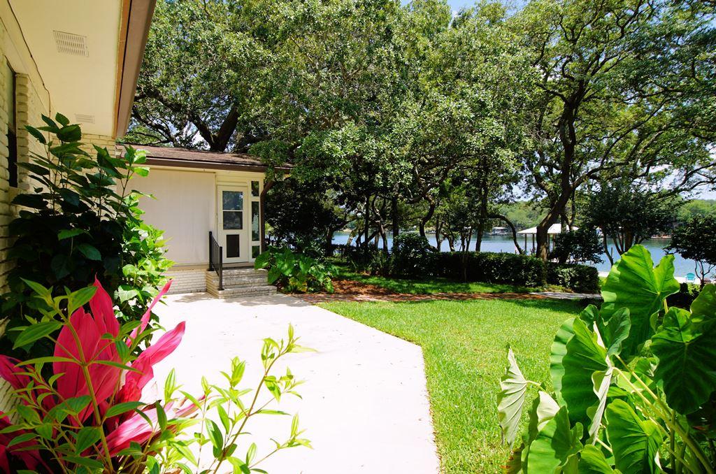 SUNSET STRIP - Residential