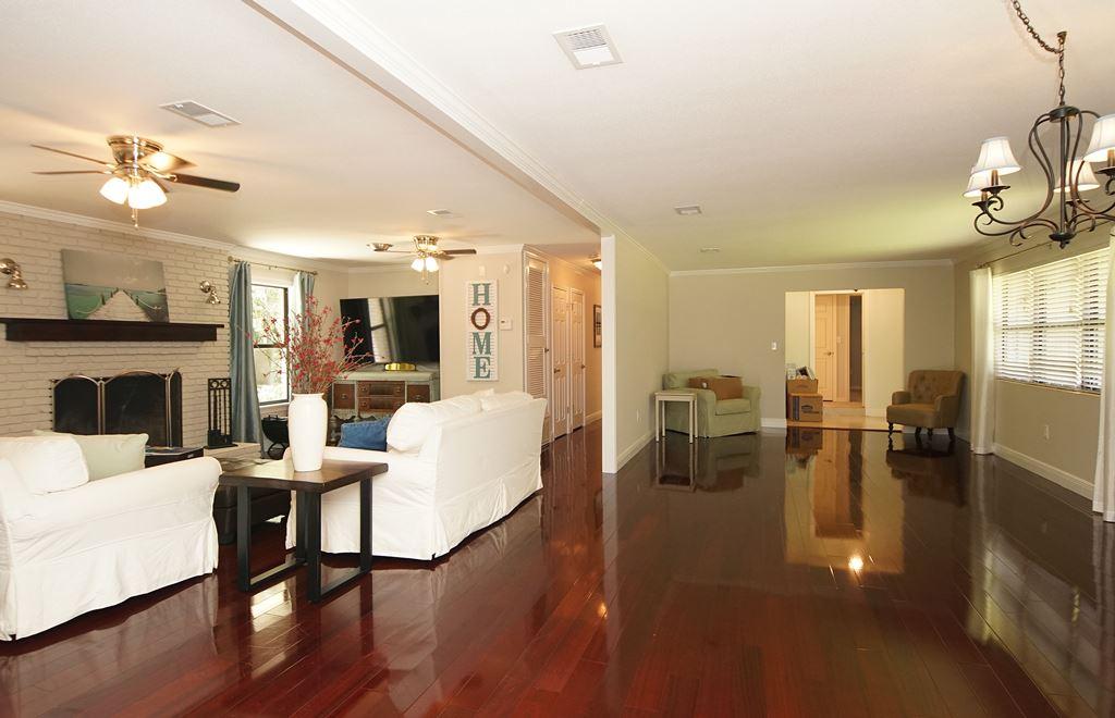 SUNSET STRIP - Residential