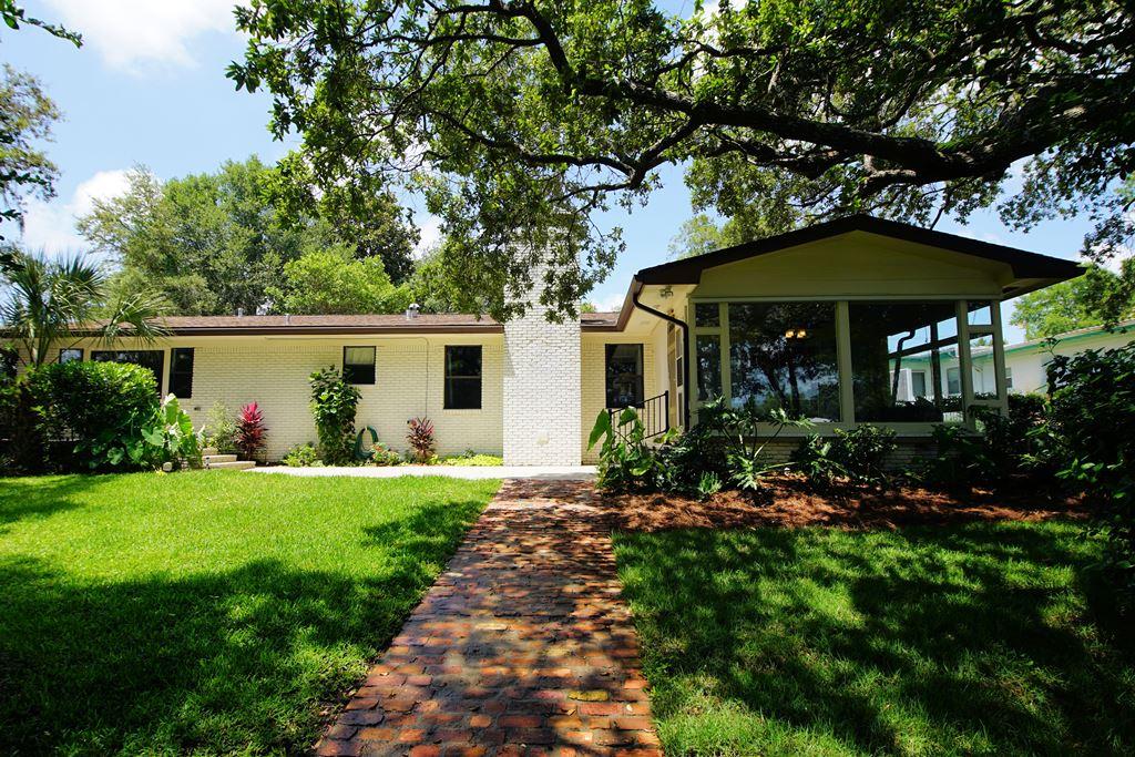 SUNSET STRIP - Residential