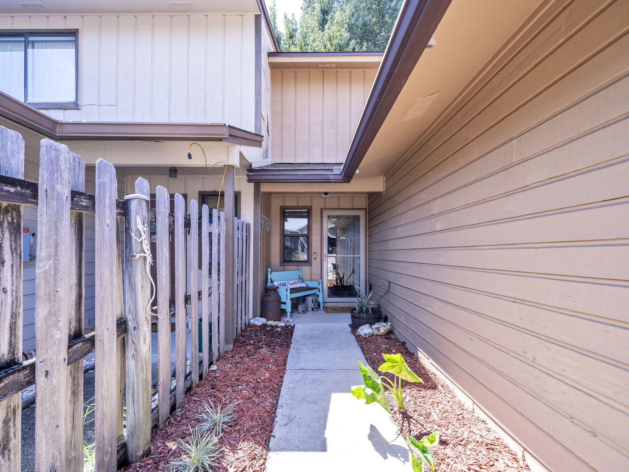 BAYWOOD T/H - Residential