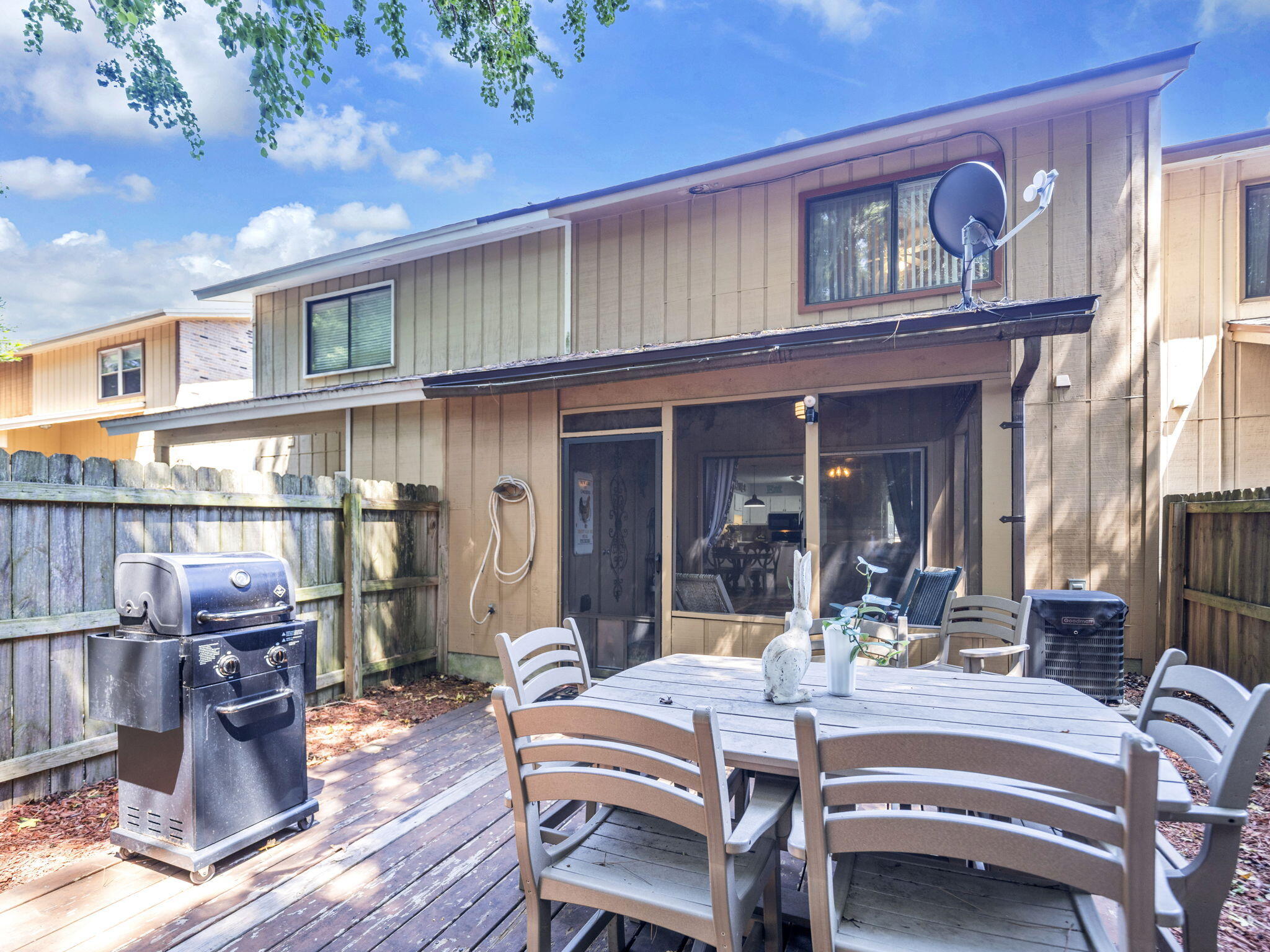 BAYWOOD T/H - Residential