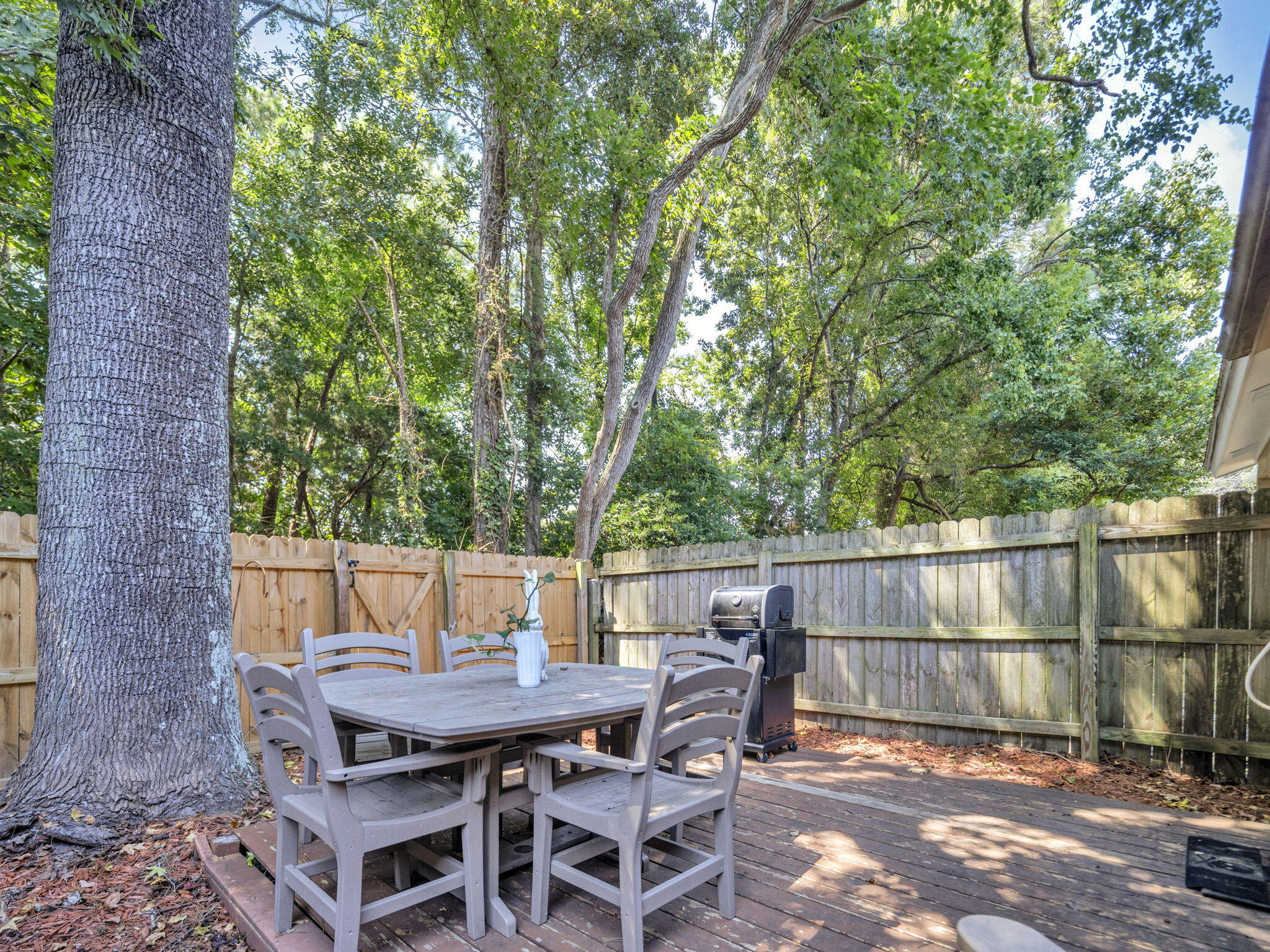 BAYWOOD T/H - Residential