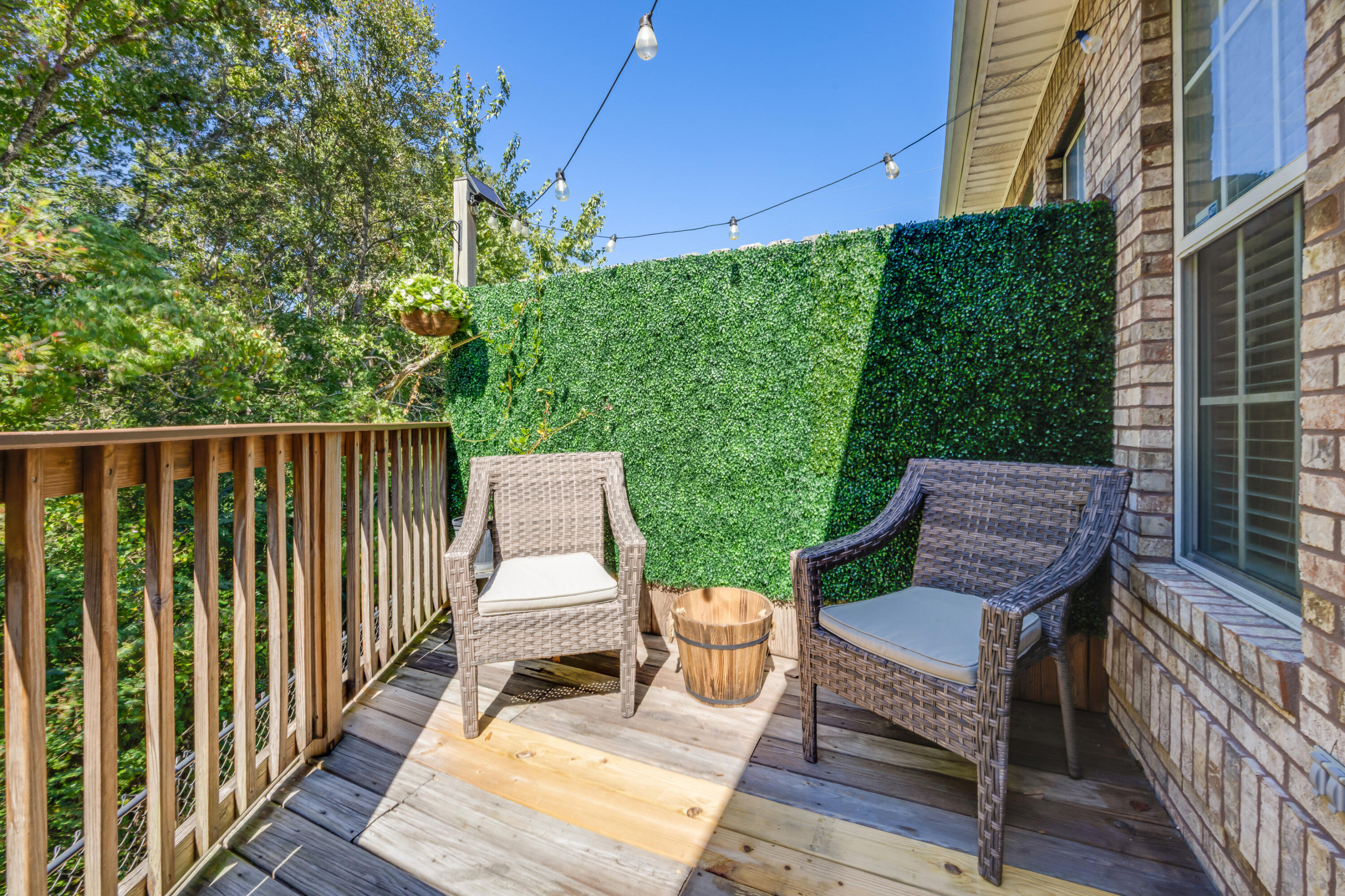 WALTON OAKS TOWNHOMES - Residential