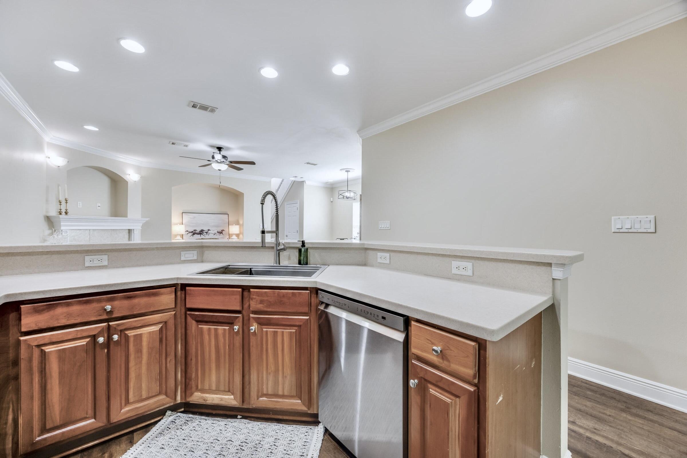 WALTON OAKS TOWNHOMES - Residential