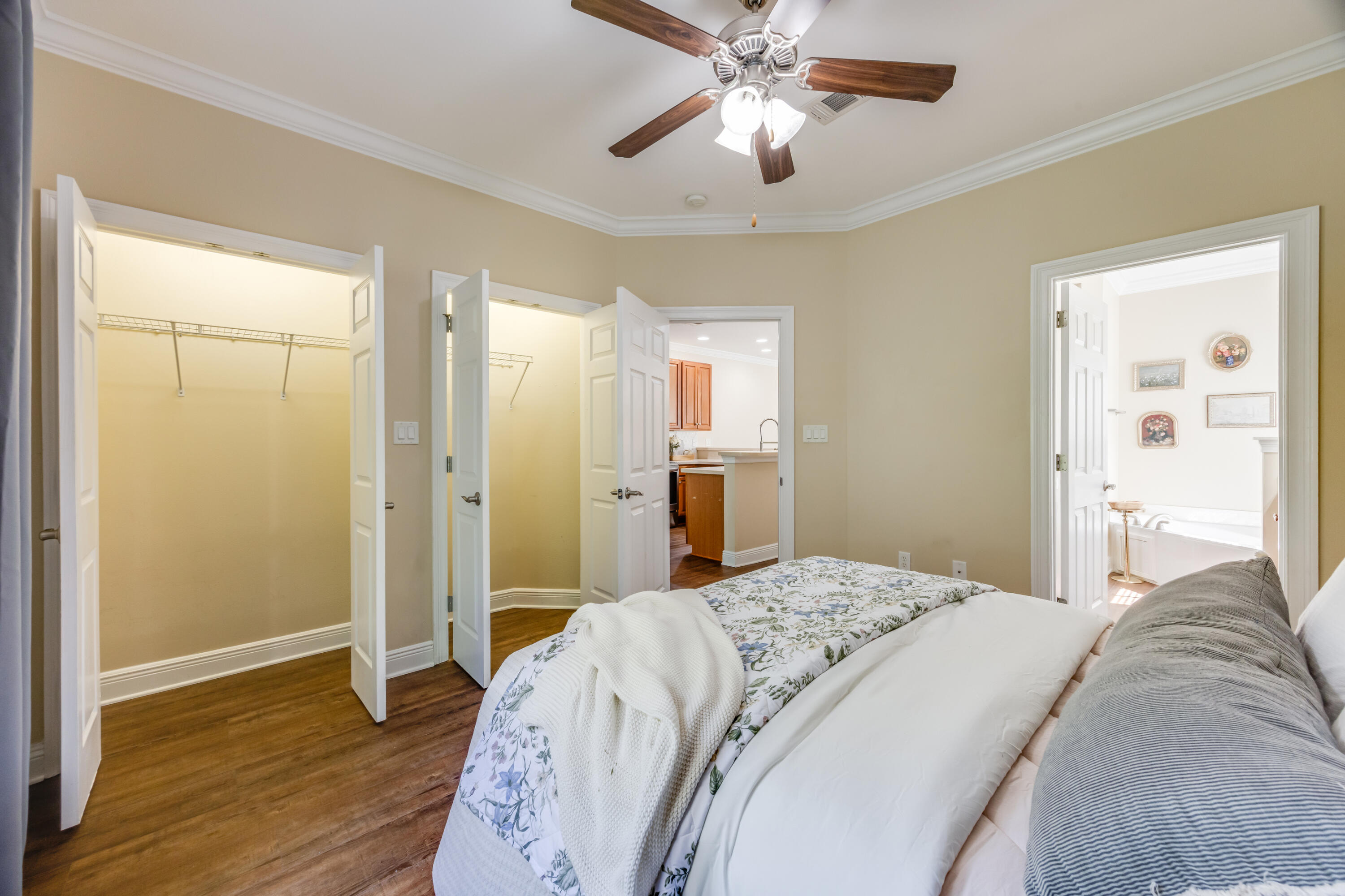 WALTON OAKS TOWNHOMES - Residential