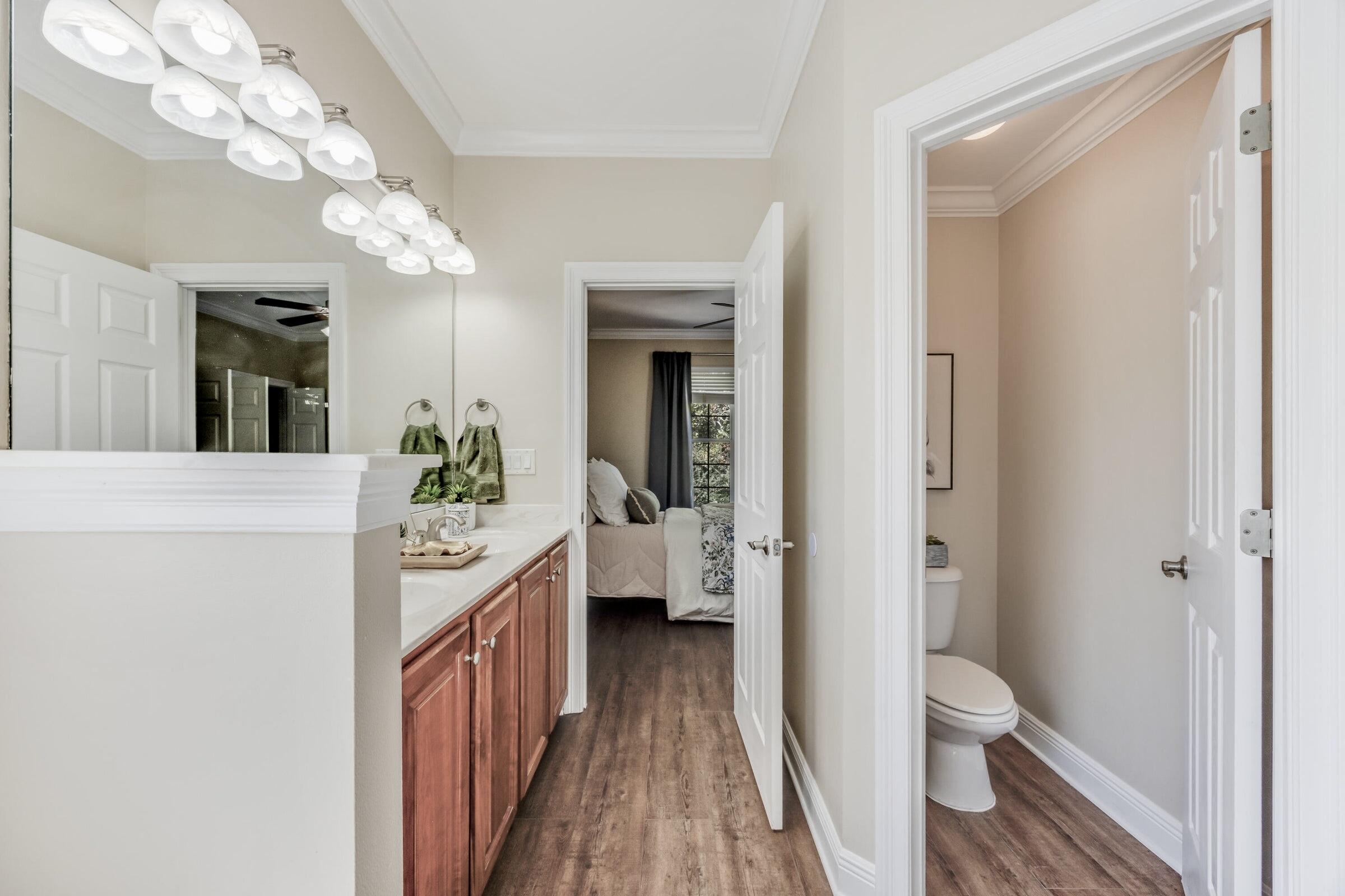 WALTON OAKS TOWNHOMES - Residential