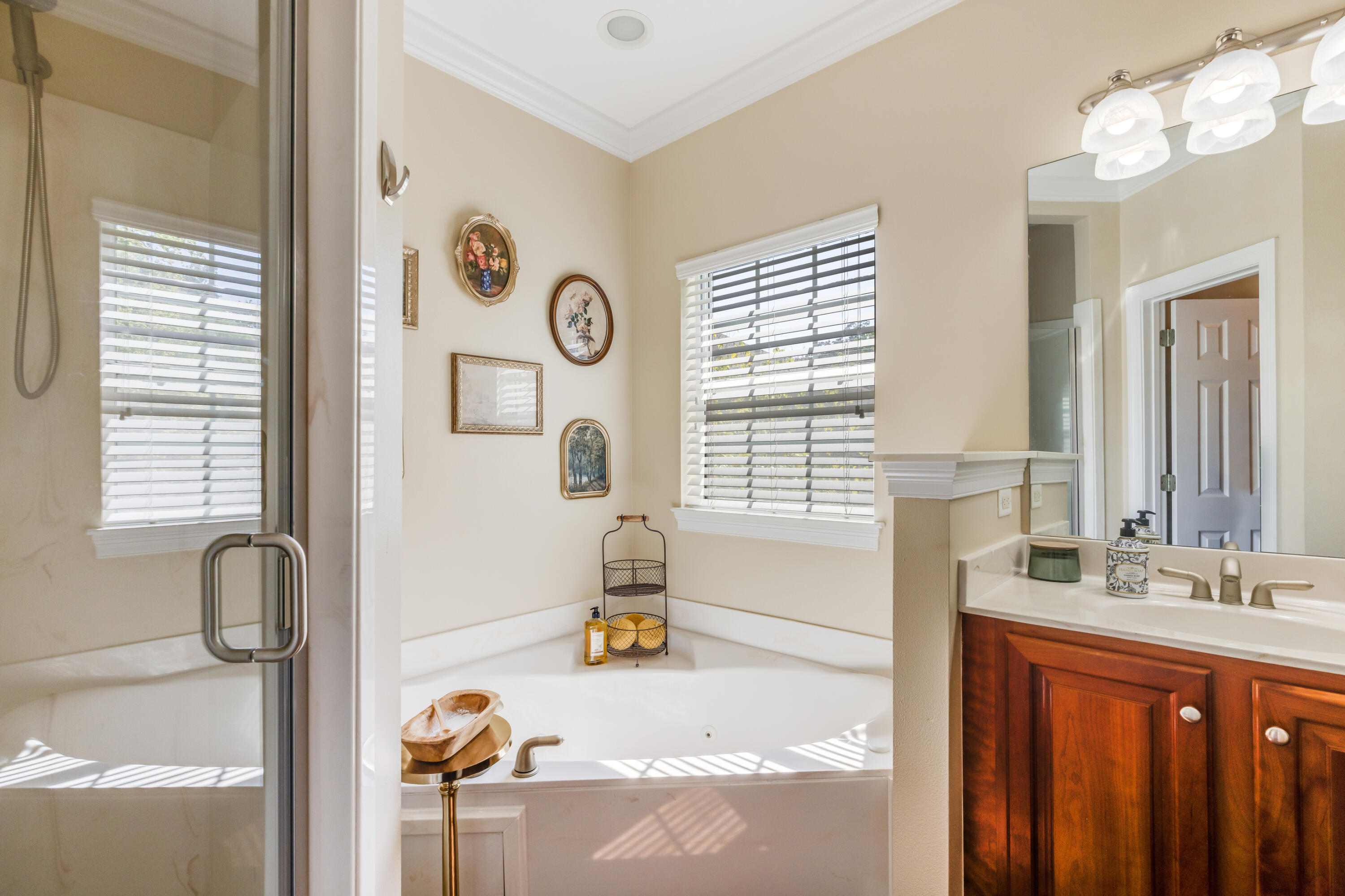 WALTON OAKS TOWNHOMES - Residential