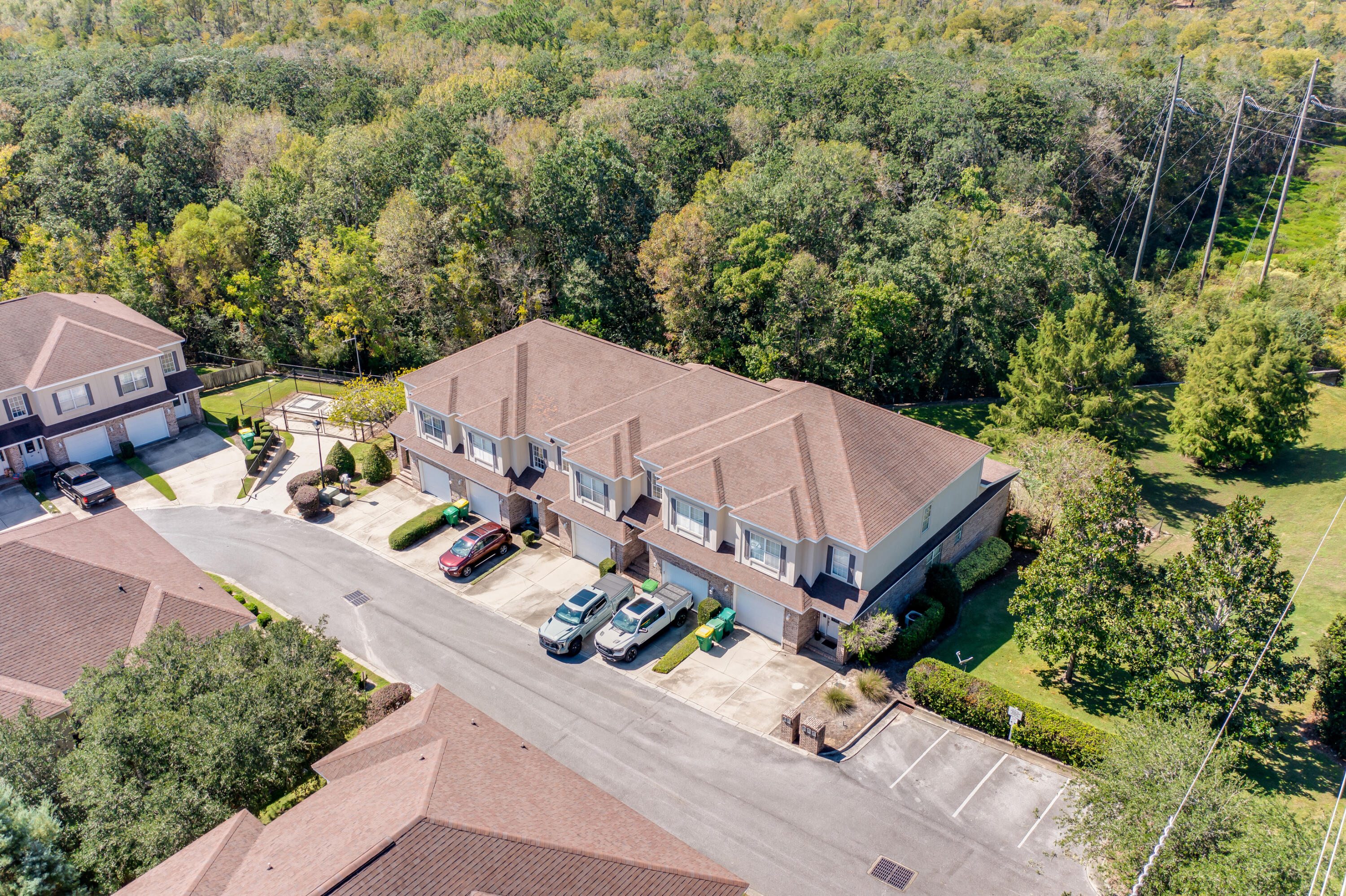 WALTON OAKS TOWNHOMES - Residential