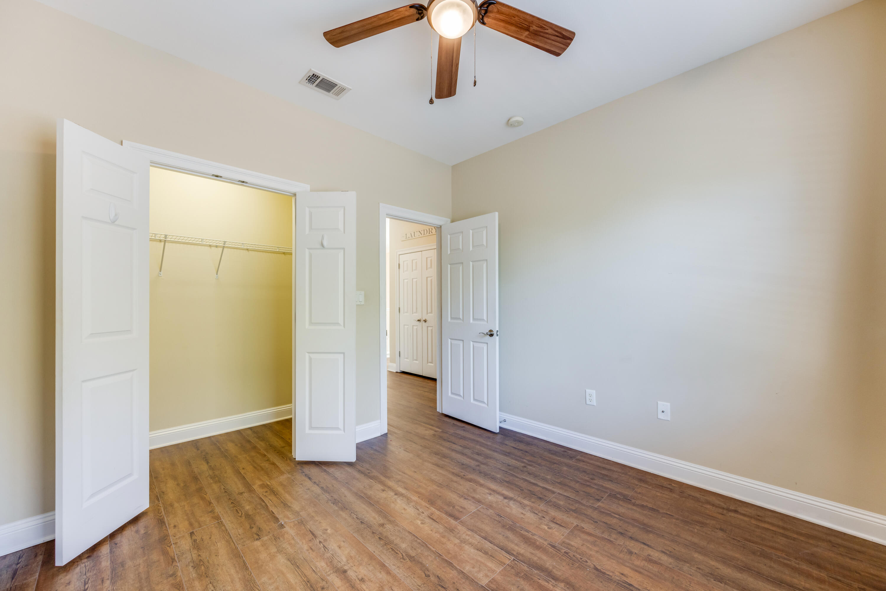 WALTON OAKS TOWNHOMES - Residential