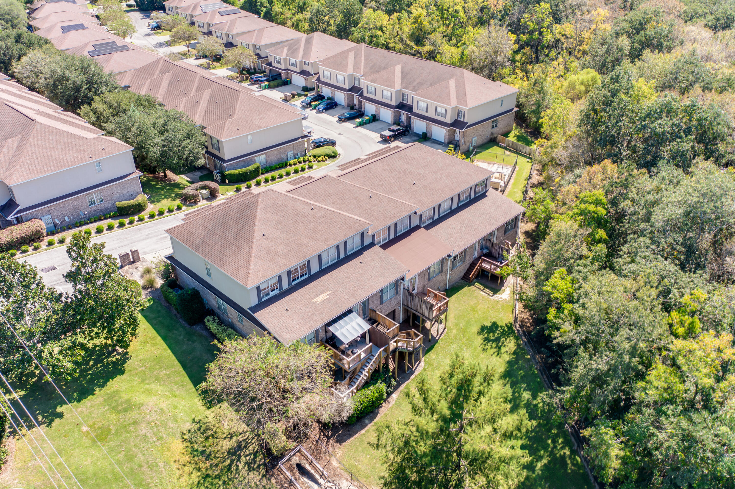 WALTON OAKS TOWNHOMES - Residential