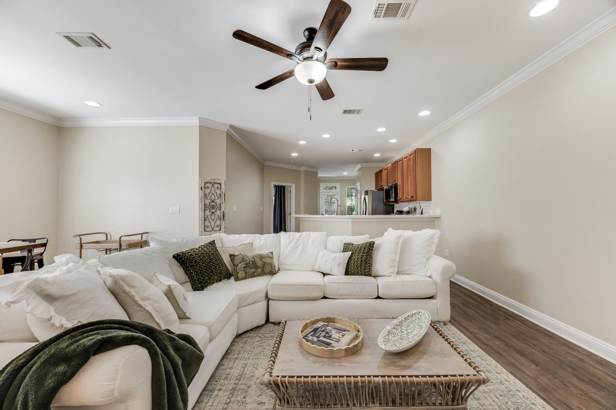 WALTON OAKS TOWNHOMES - Residential