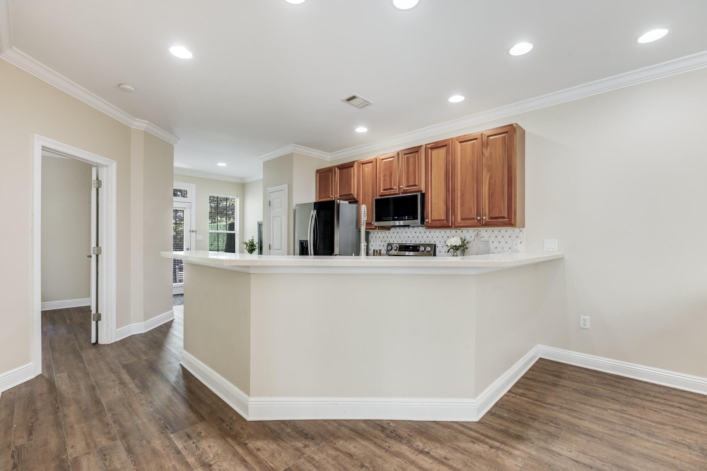WALTON OAKS TOWNHOMES - Residential