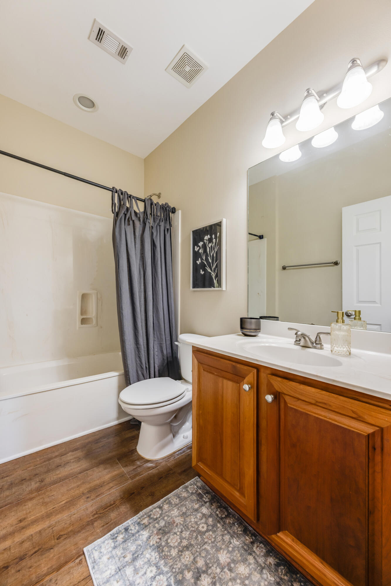 WALTON OAKS TOWNHOMES - Residential