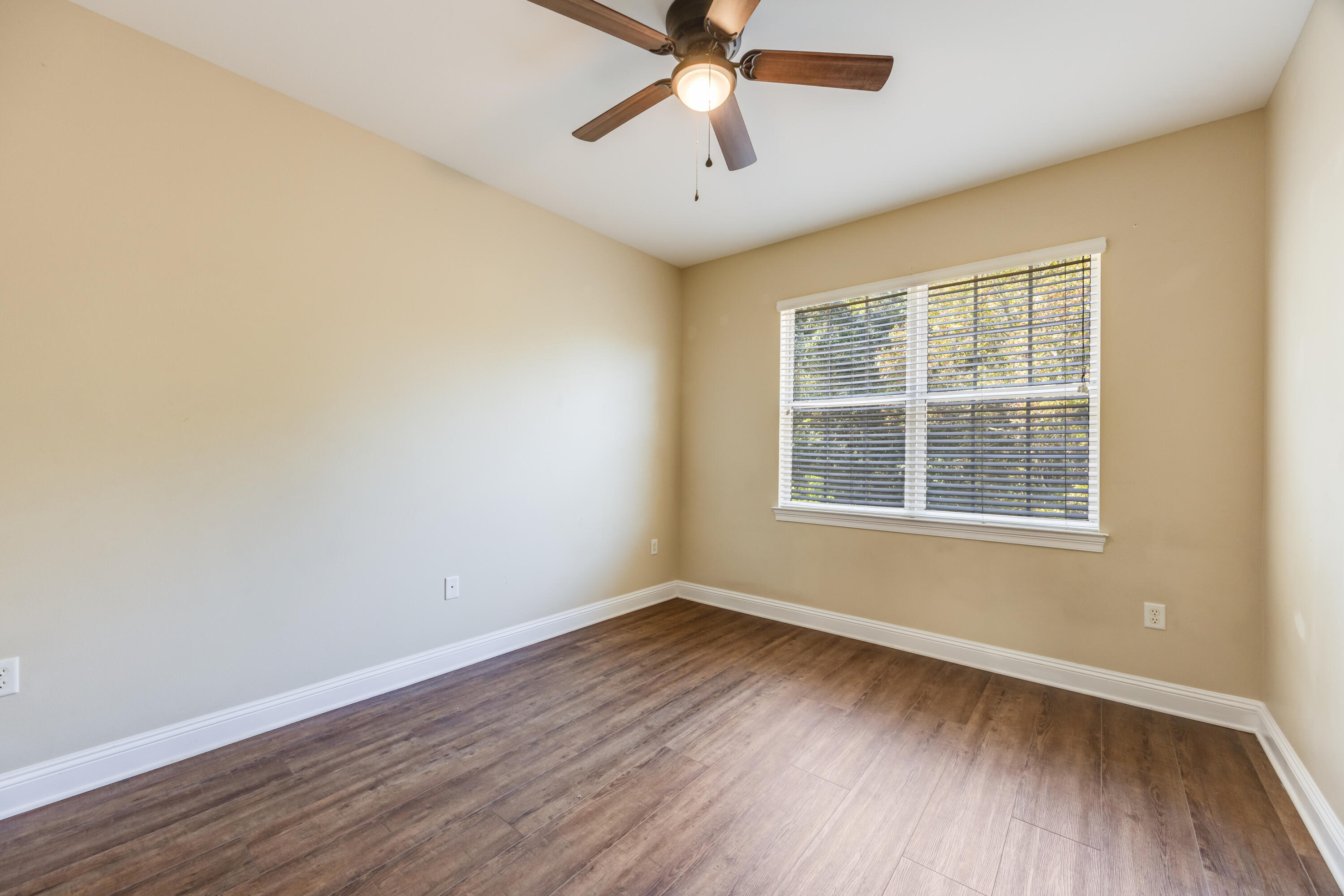 WALTON OAKS TOWNHOMES - Residential