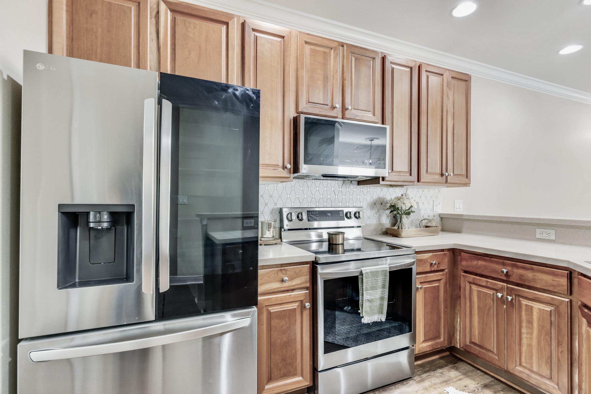 WALTON OAKS TOWNHOMES - Residential