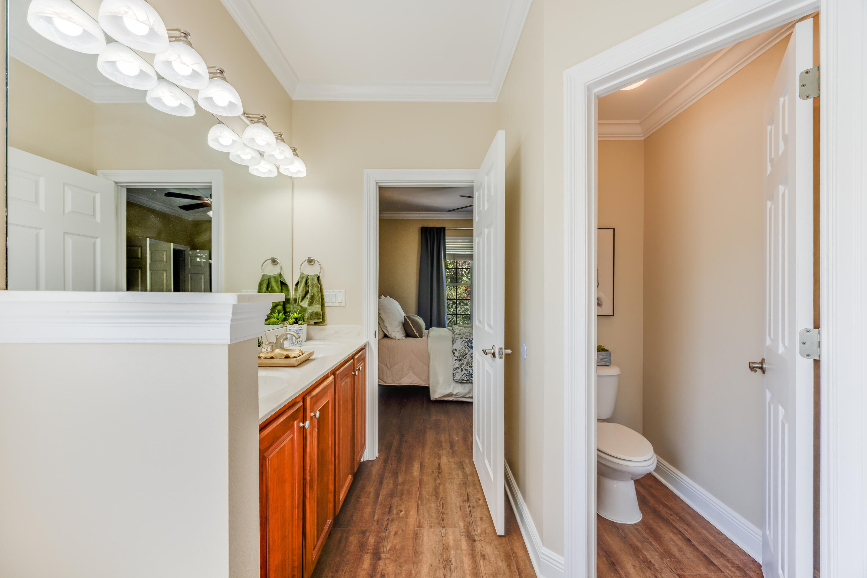 WALTON OAKS TOWNHOMES - Residential