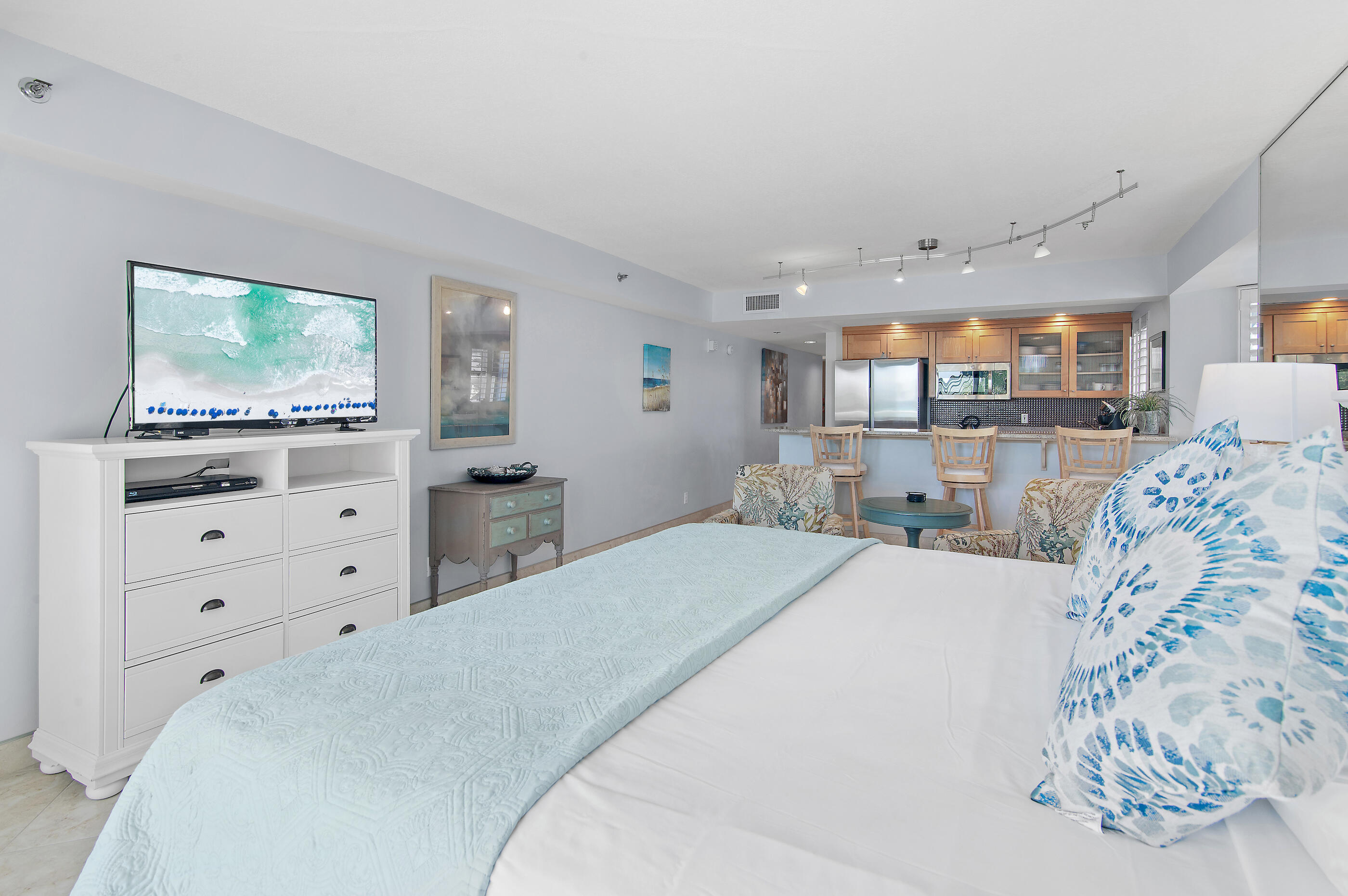 BEACHSIDE TWO - Residential