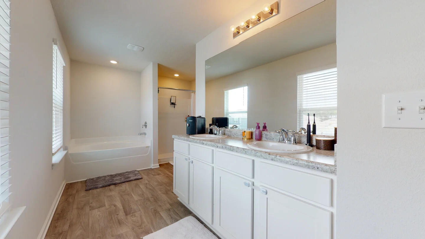 HAMMOCK BAY - MILL COTTAGES - Residential