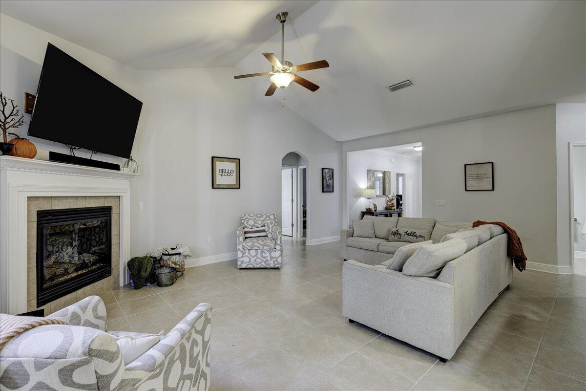 HAMMOCK BAY - Residential
