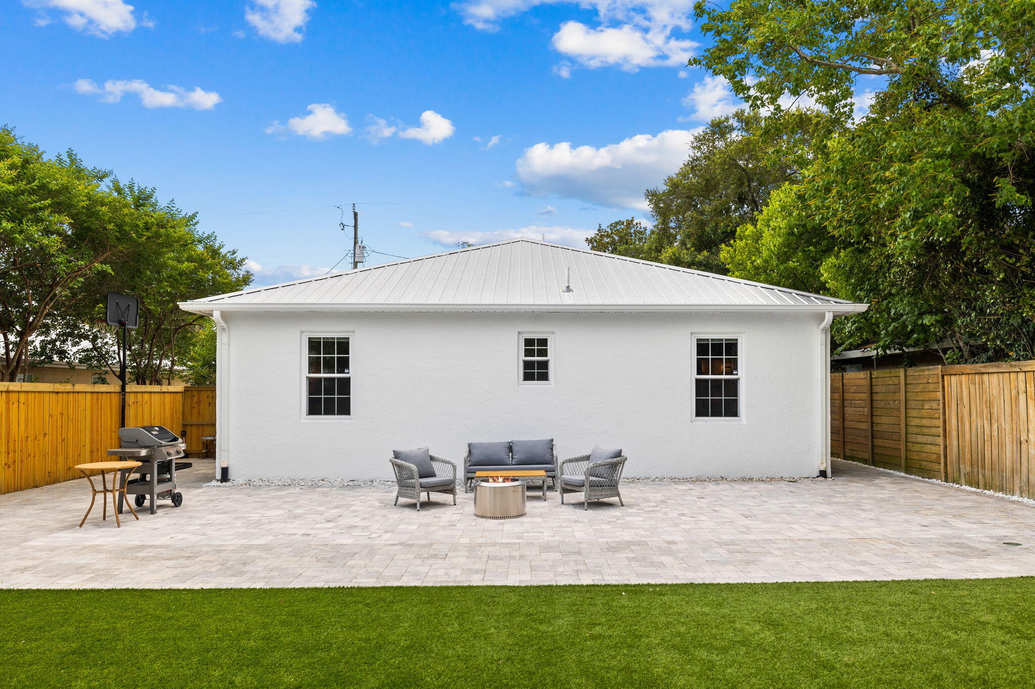 RIVIERA BEACH - Residential