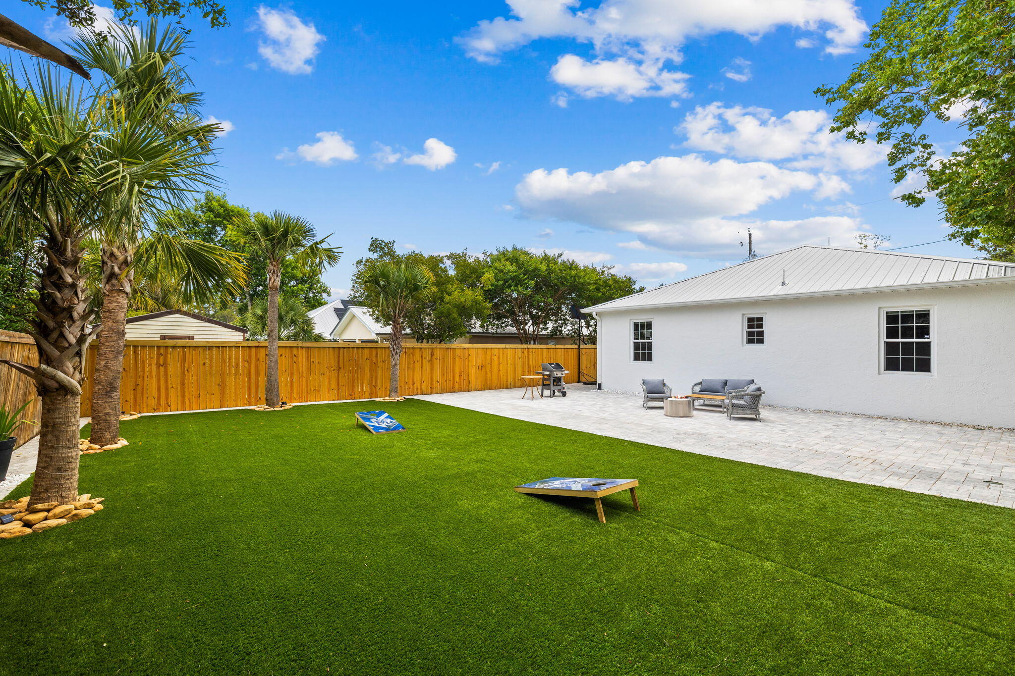 RIVIERA BEACH - Residential