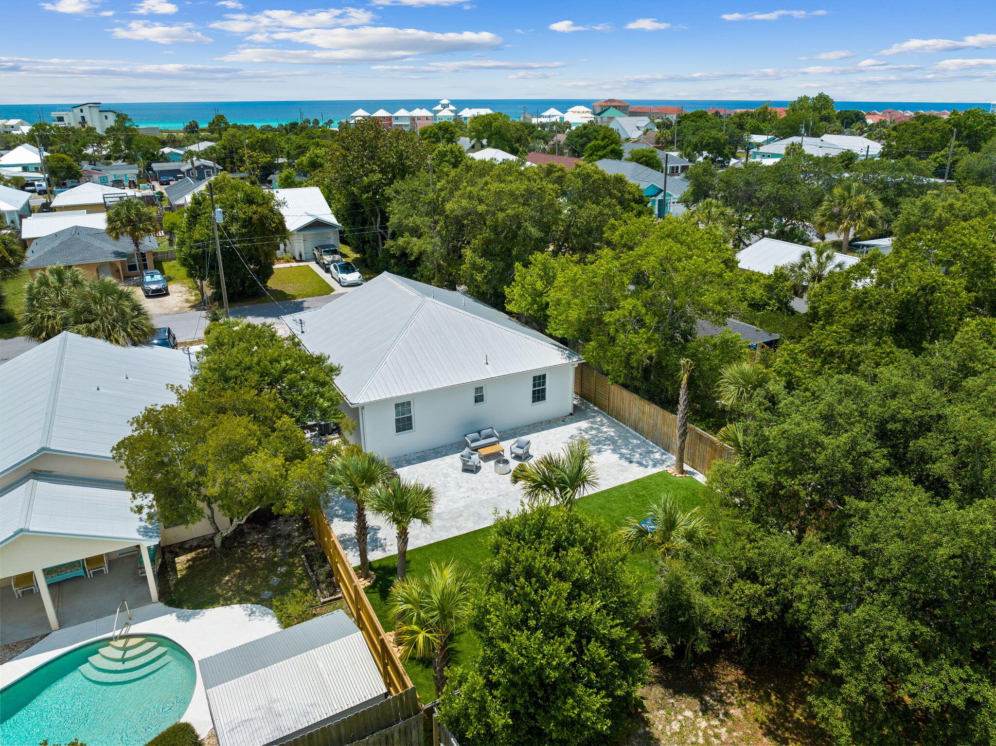 RIVIERA BEACH - Residential