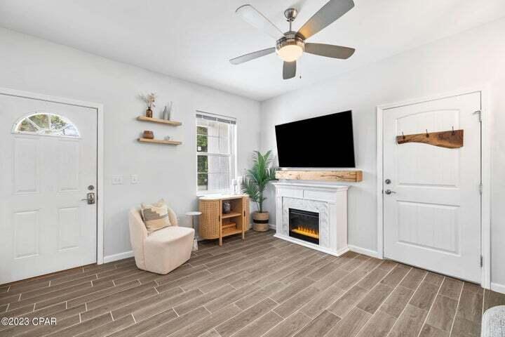 RIVIERA BEACH - Residential