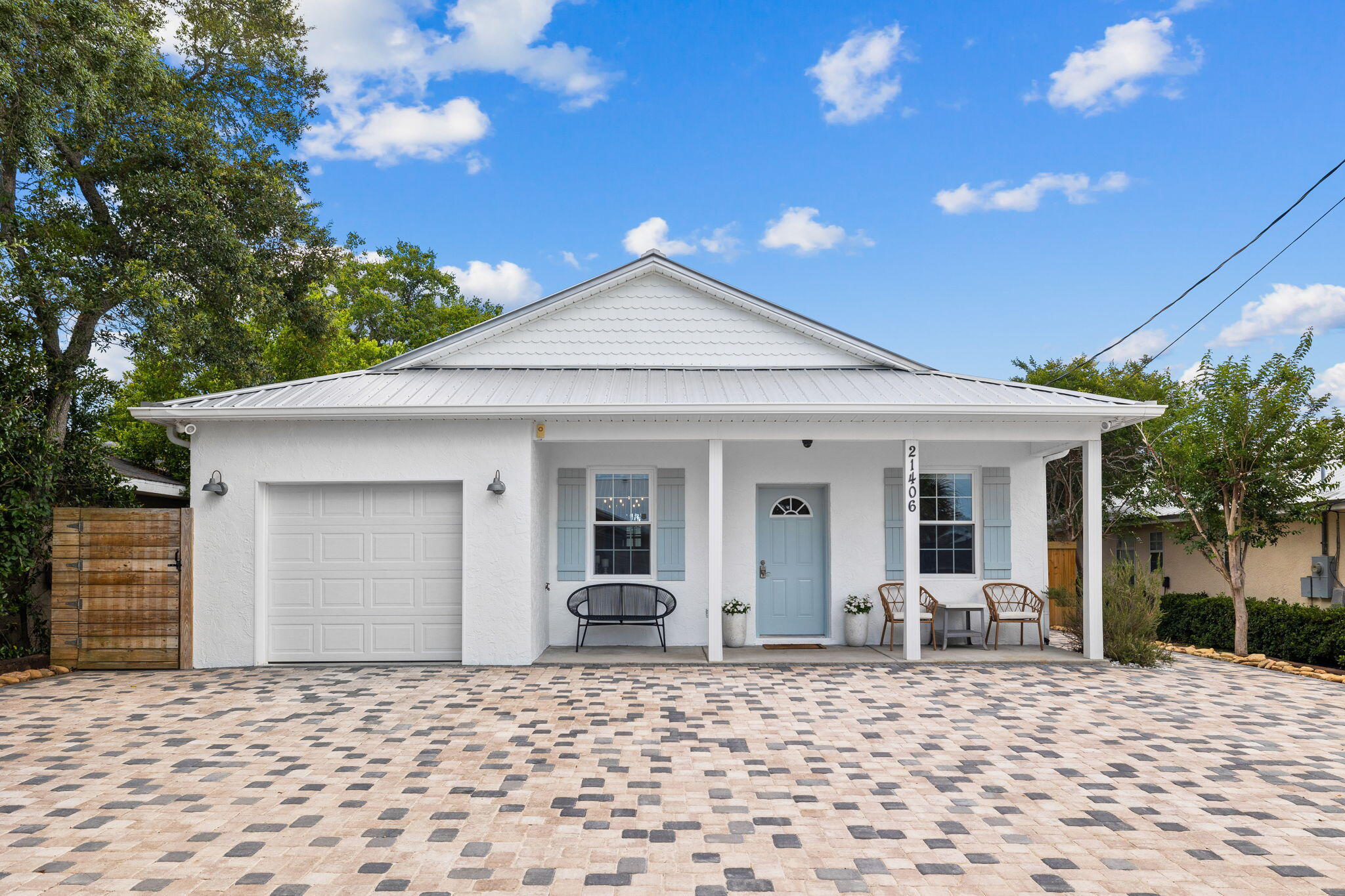 RIVIERA BEACH - Residential