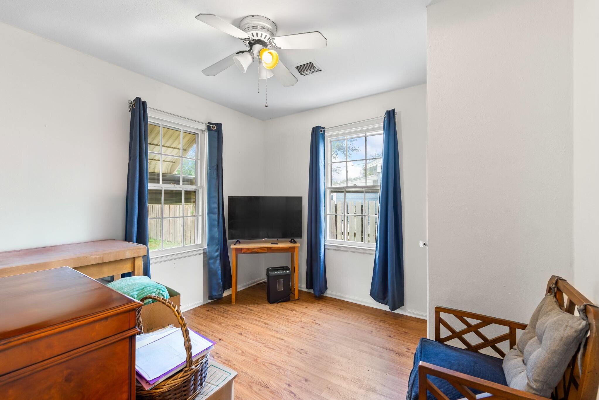 NAVY POINT - Residential