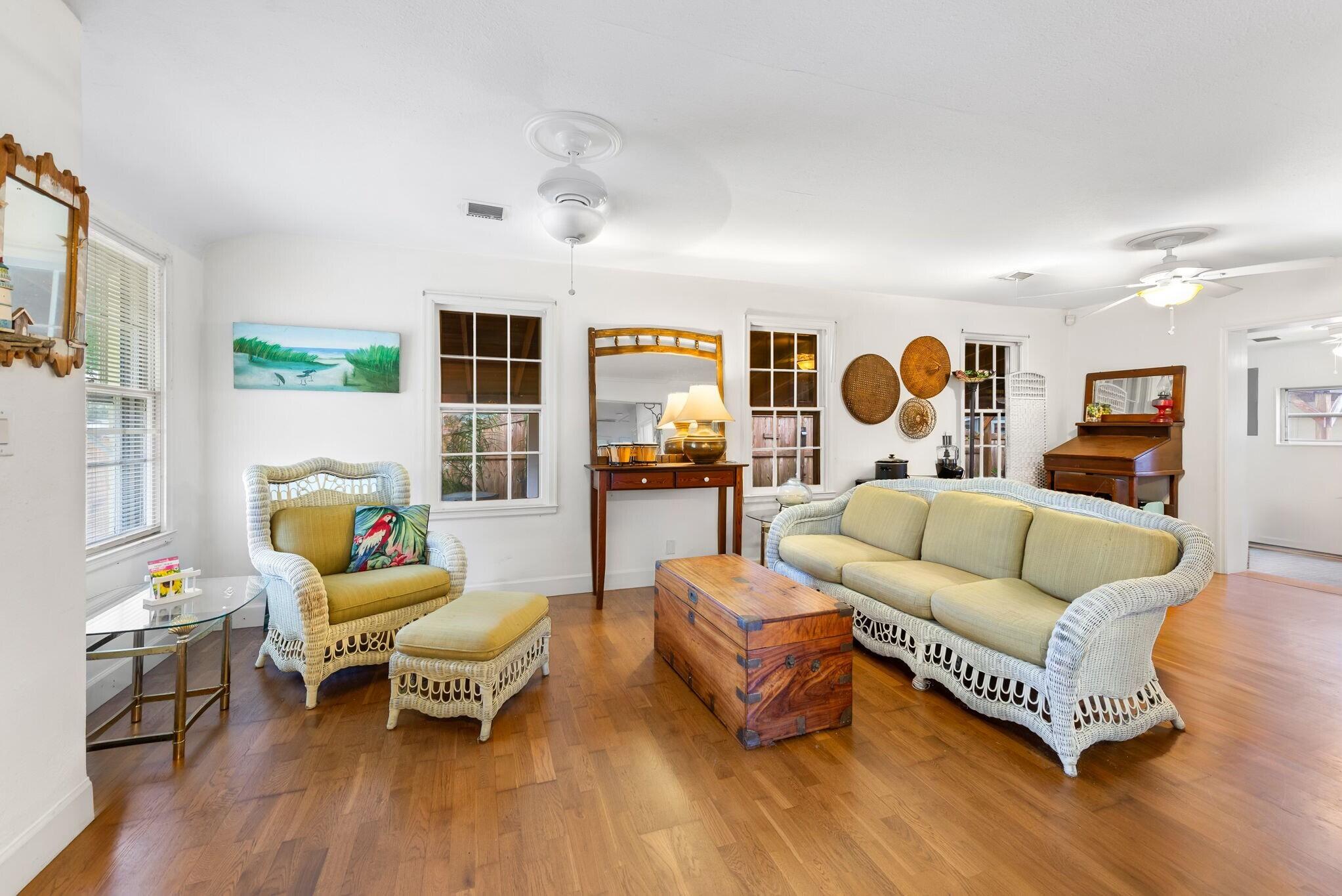 NAVY POINT - Residential