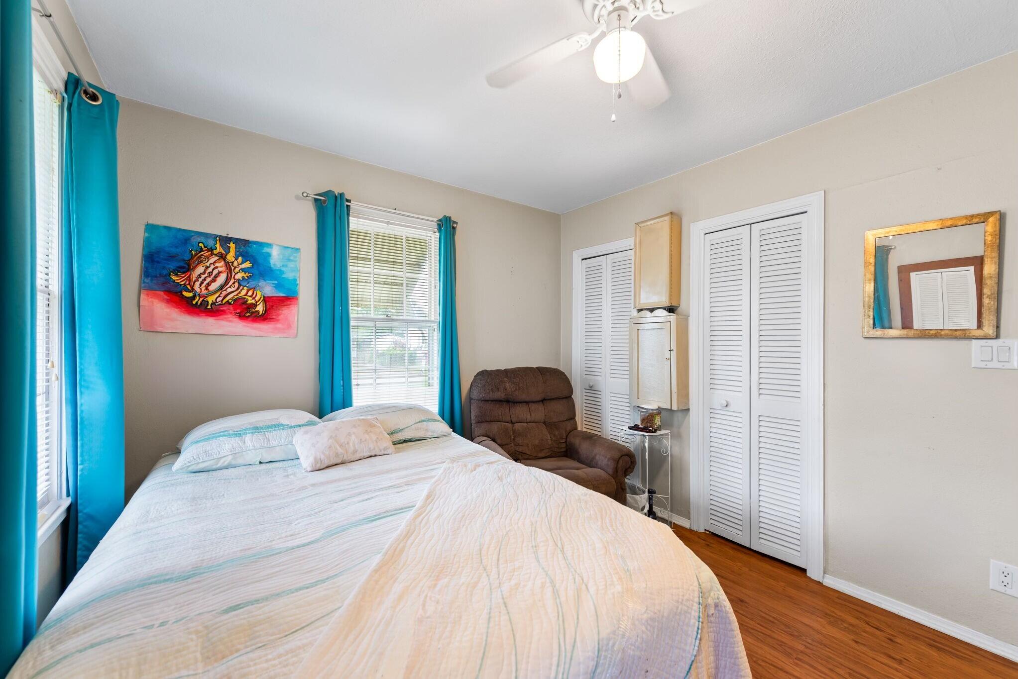 NAVY POINT - Residential