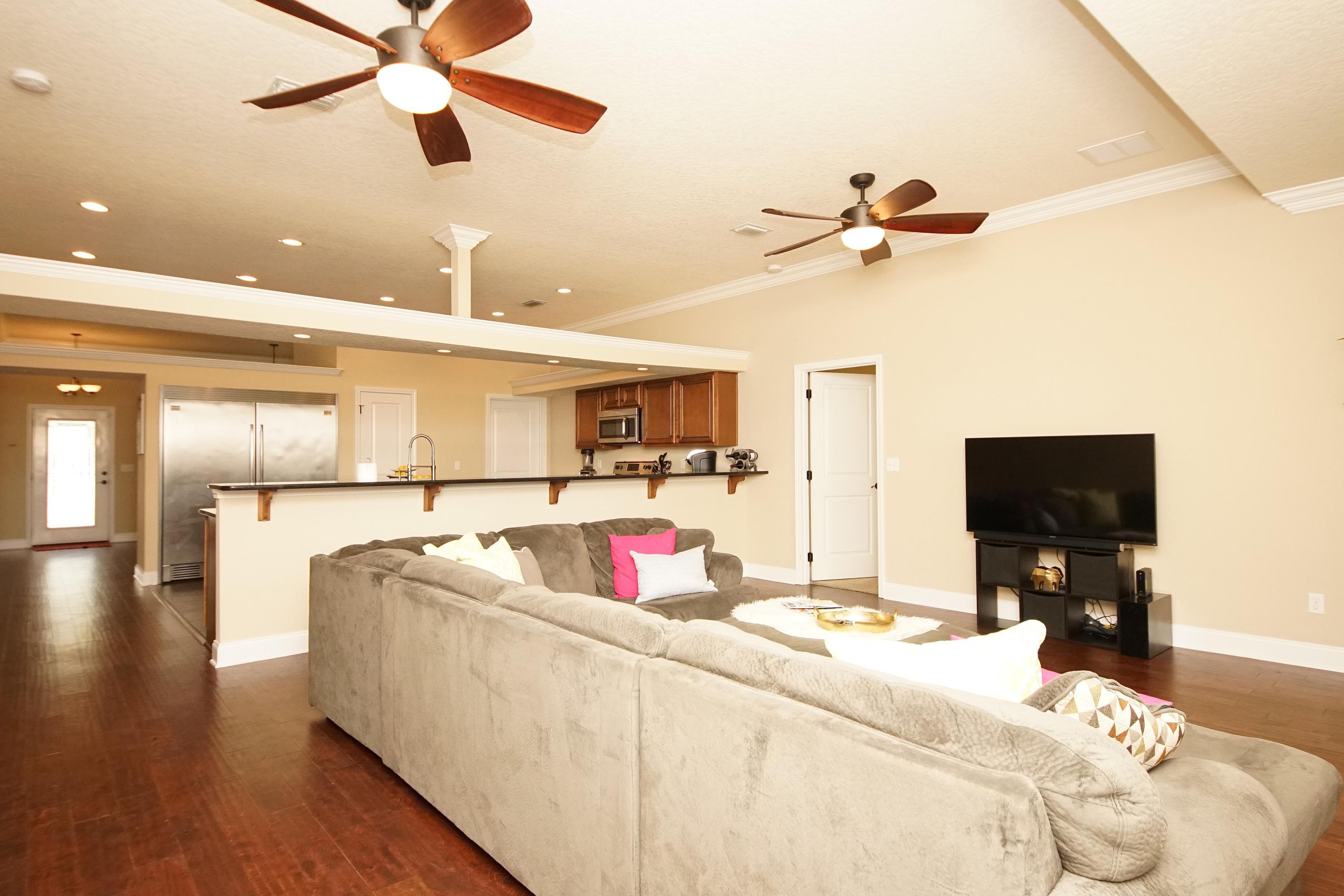 SUNSET STRIP - Residential