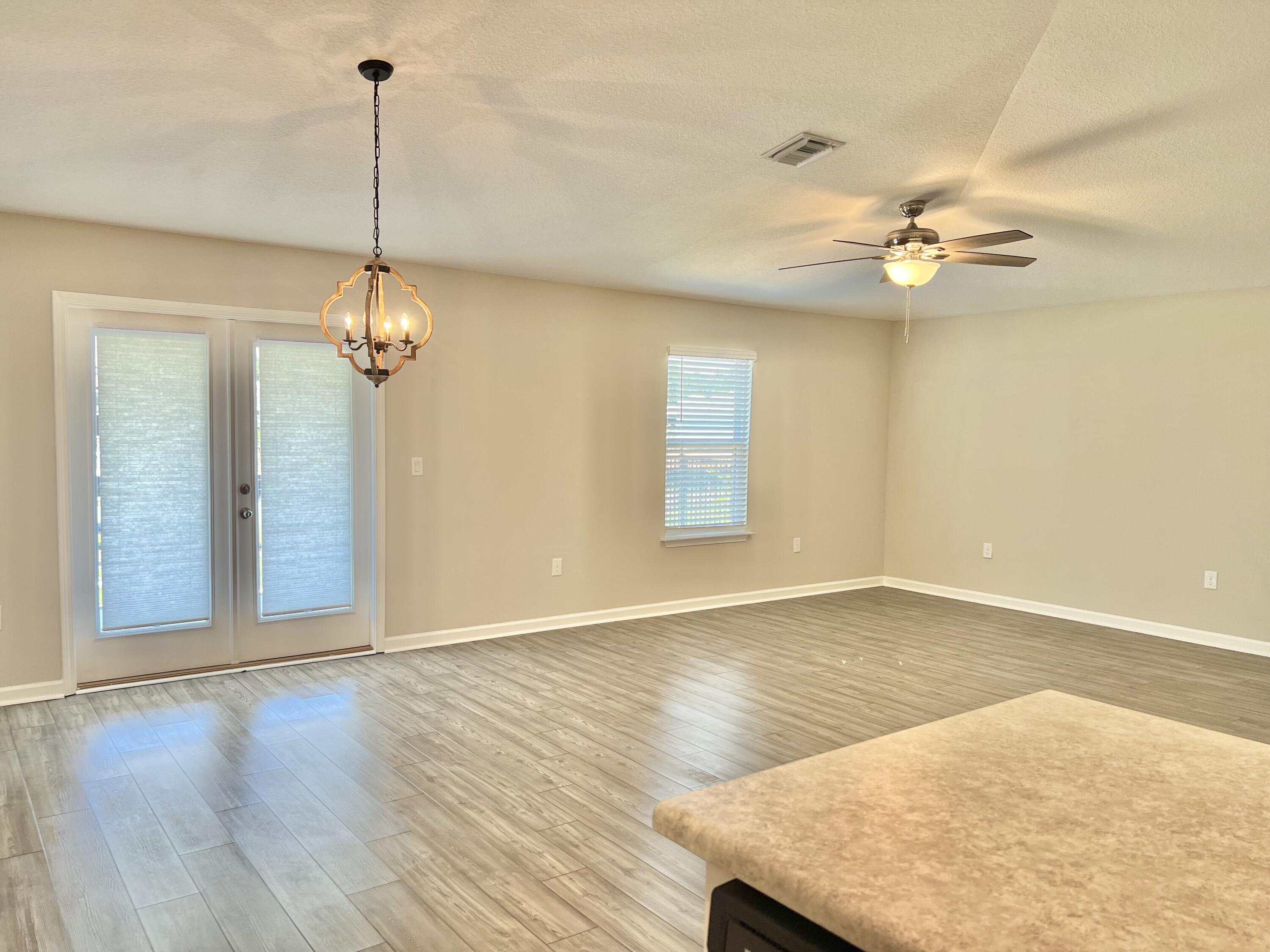 RIVERWALK PH I - Residential Lease