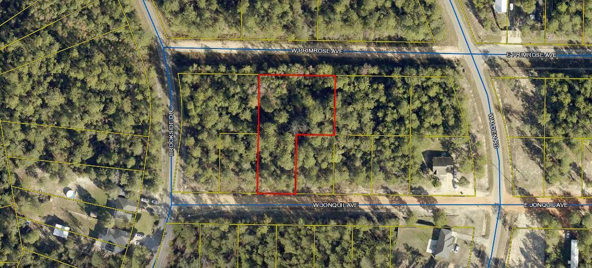 3 lots that front 2 roads! Perfect for your new home or manufactured home! All measurements must be verified by buyer.