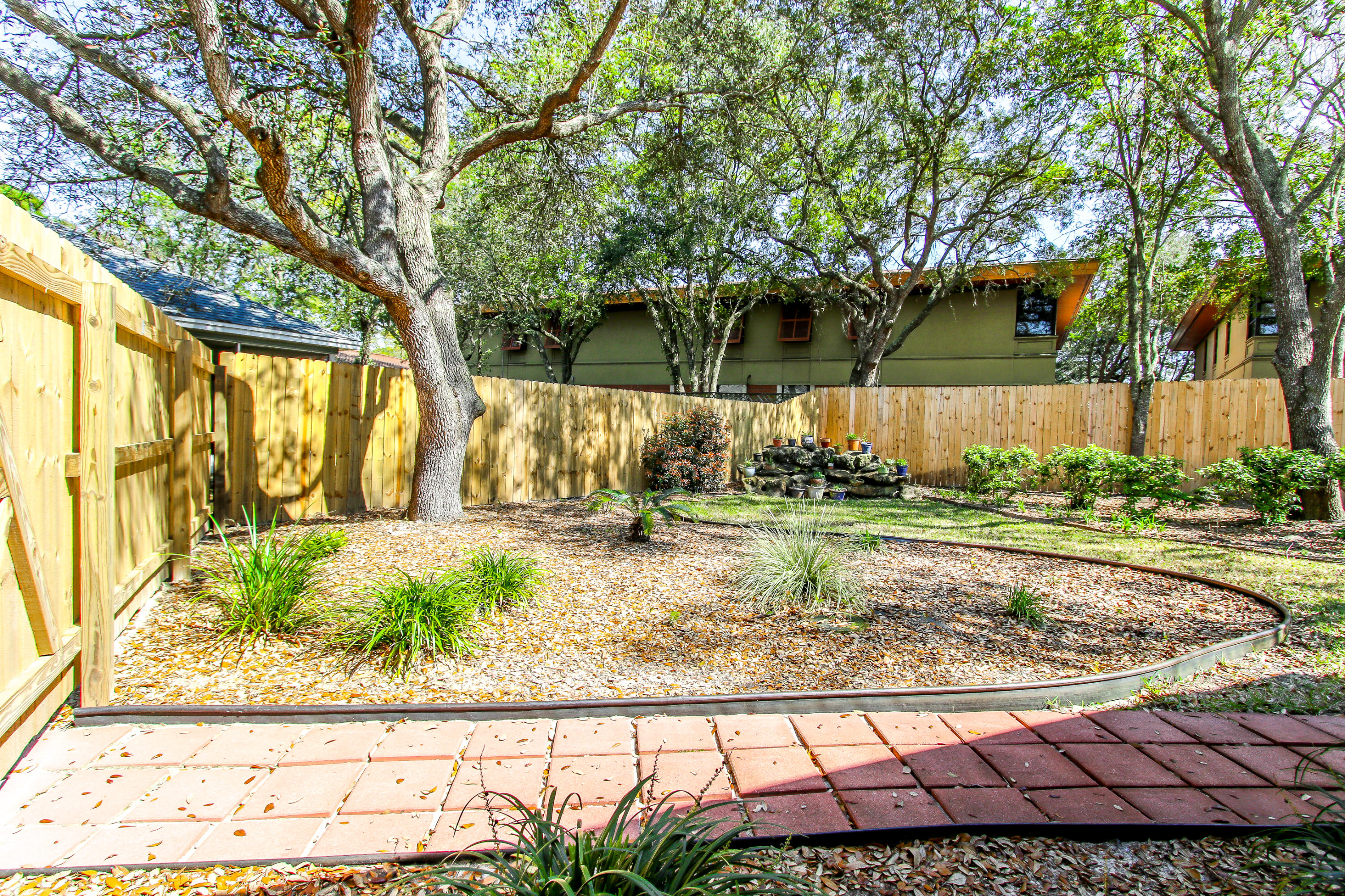 SHALIMAR COMMONS - Residential