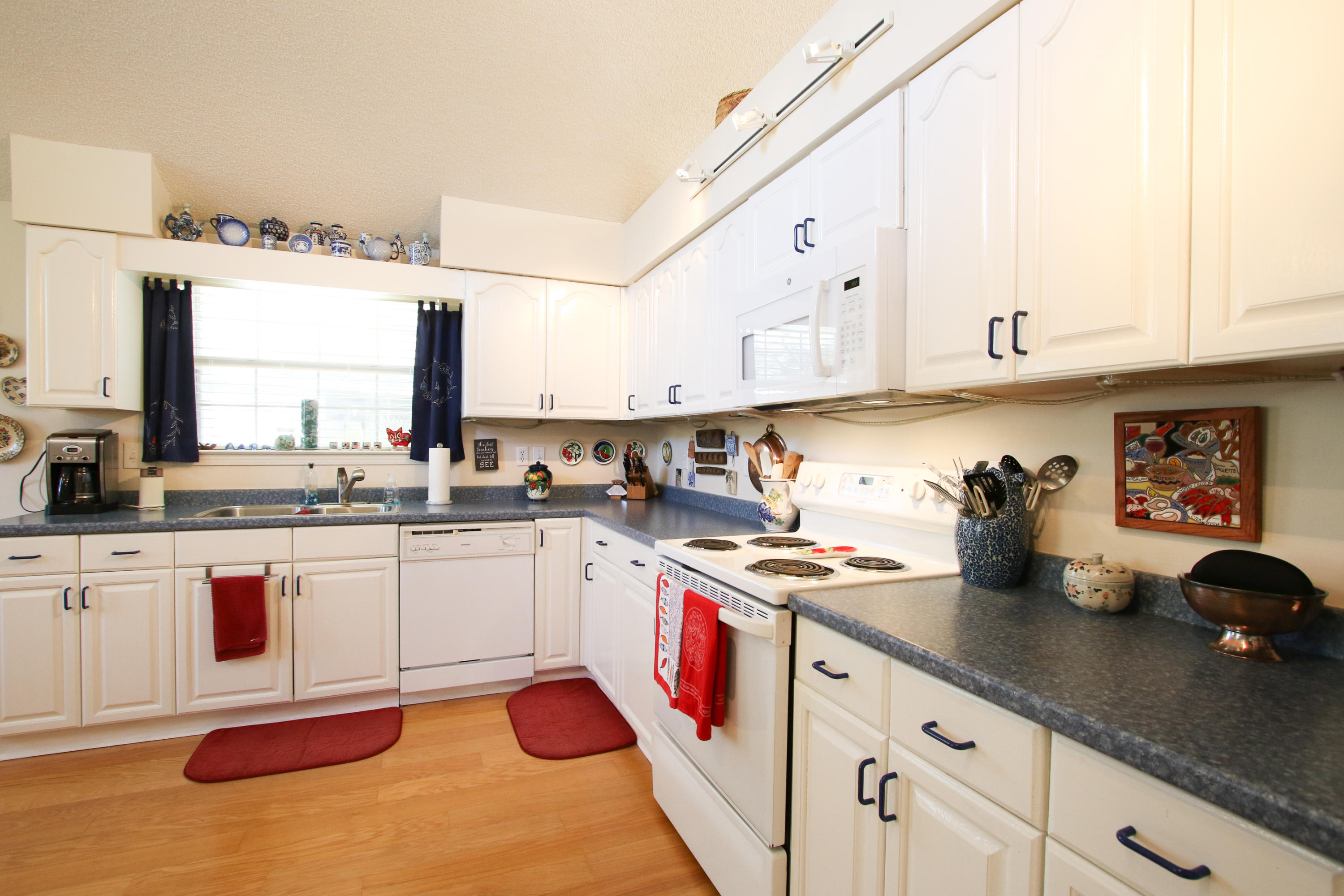 SHALIMAR COMMONS - Residential