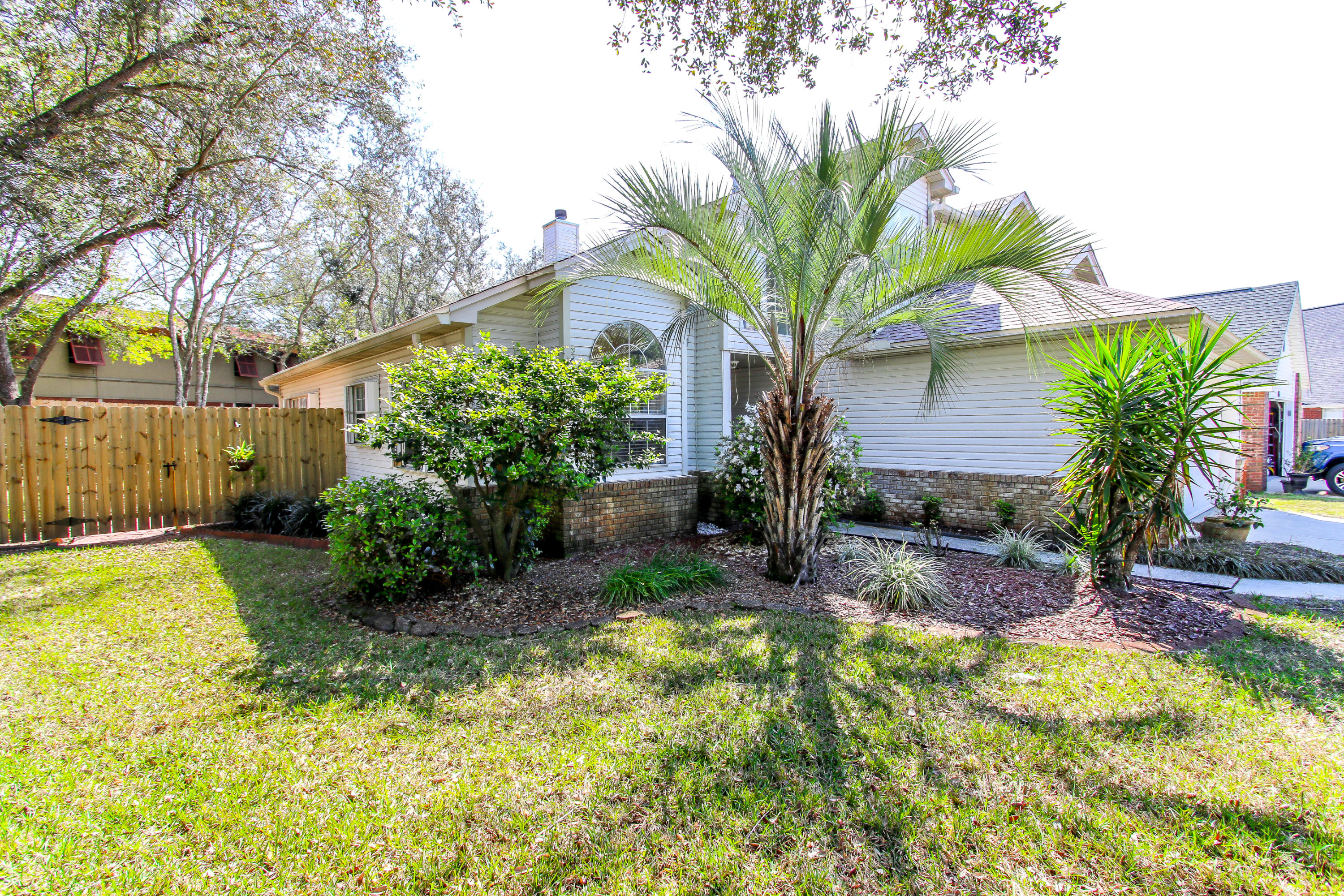 SHALIMAR COMMONS - Residential